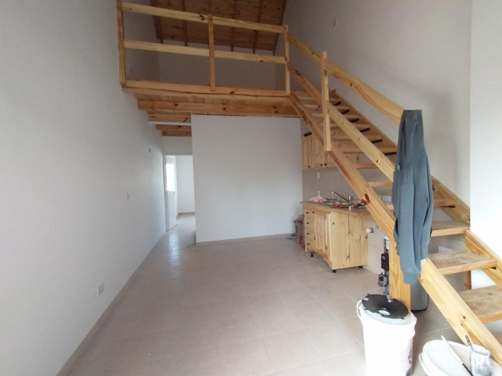 EXCELENTE PH PLANTA ALTA A ESTRENAR CON ENTREPISO, HABITACIÓN, COCINA COMEDOR Y BAÑO COMPLETO CON DUCHA. - 11