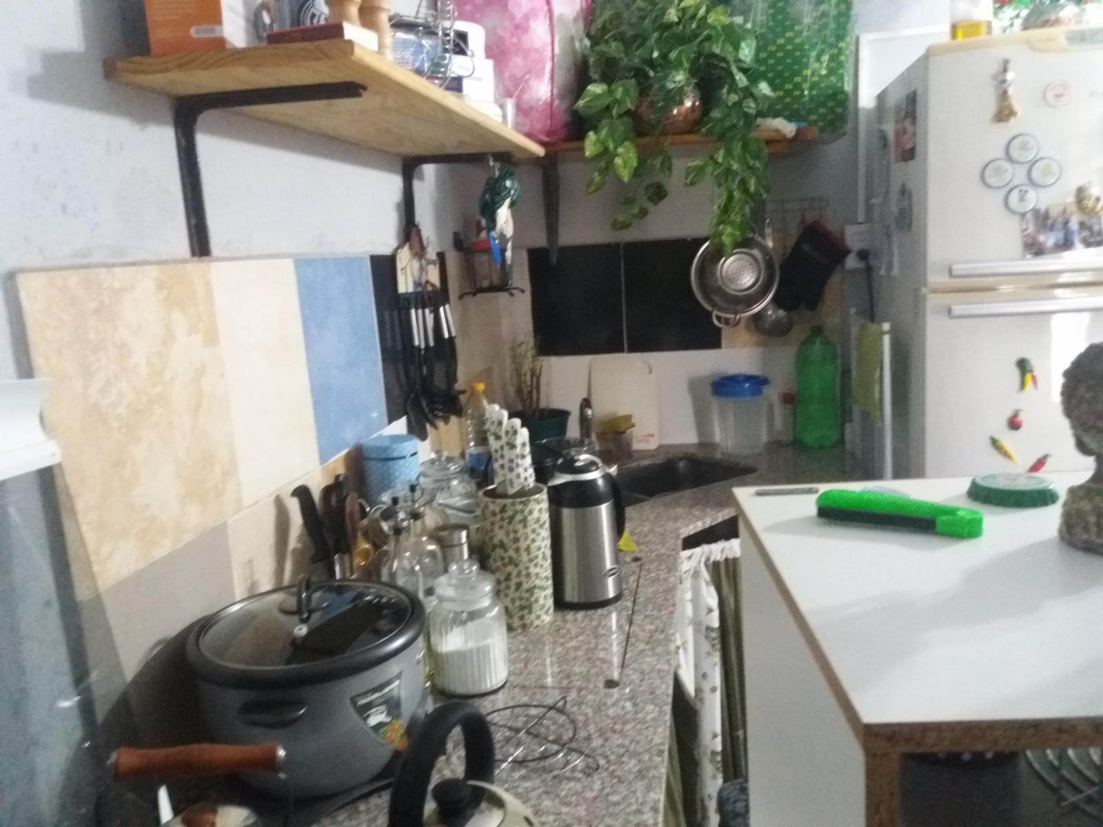 EXCELENTE VIVIENDA MULTIFAMILIAR, PLANTA ALTA, PLANTA BAJA Y 2 AMBIENTES, MUY BUEN ESTADO GENERAL. — foto 4