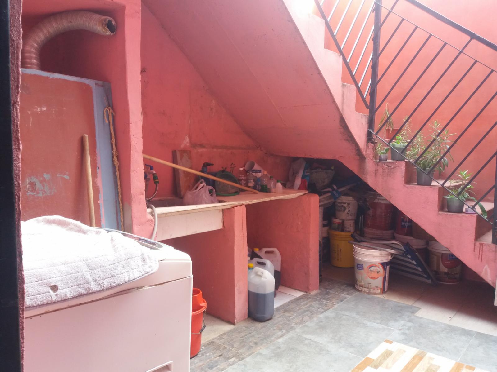 EXCELENTE VIVIENDA MULTIFAMILIAR, PLANTA ALTA, PLANTA BAJA Y 2 AMBIENTES, MUY BUEN ESTADO GENERAL. — foto 12