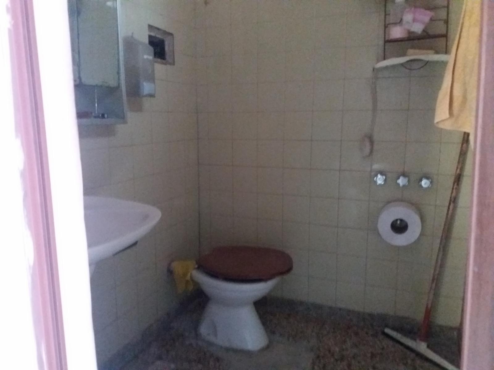 EXCELENTE VIVIENDA MULTIFAMILIAR, PLANTA ALTA, PLANTA BAJA Y 2 AMBIENTES, MUY BUEN ESTADO GENERAL. — foto 14