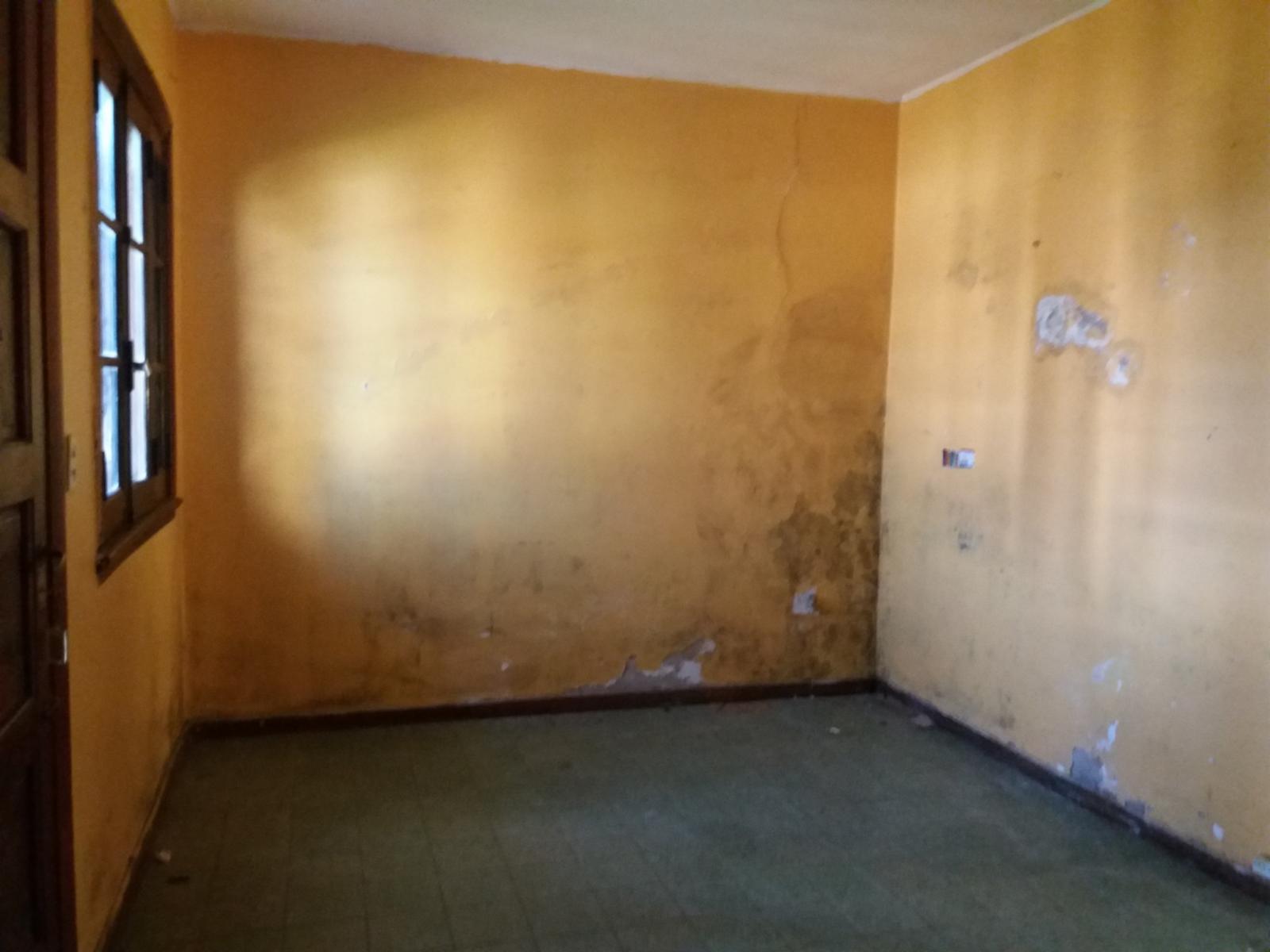 EXCELENTE CASA EN LOTE PROPIO, BUENA UBICACIÓN A METROS DE CENTRO COMERCIAL JOSÉ LEÓN SUÁREZ, CON GALPÓN Y QUINCHO CON PARRILLA, LOTE DE 8,66 mts x 45 mts — foto 8