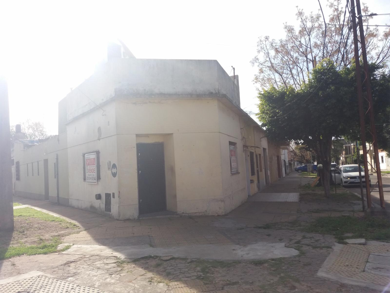PH FRENTE EN OCHAVA A METROS DE ESTACIÓN SUÁREZ, LIVING CON COCINA INTEGRADA, AMPLIA HABITACIÓN CON PLACARD Y BAÑO CON DUCHA