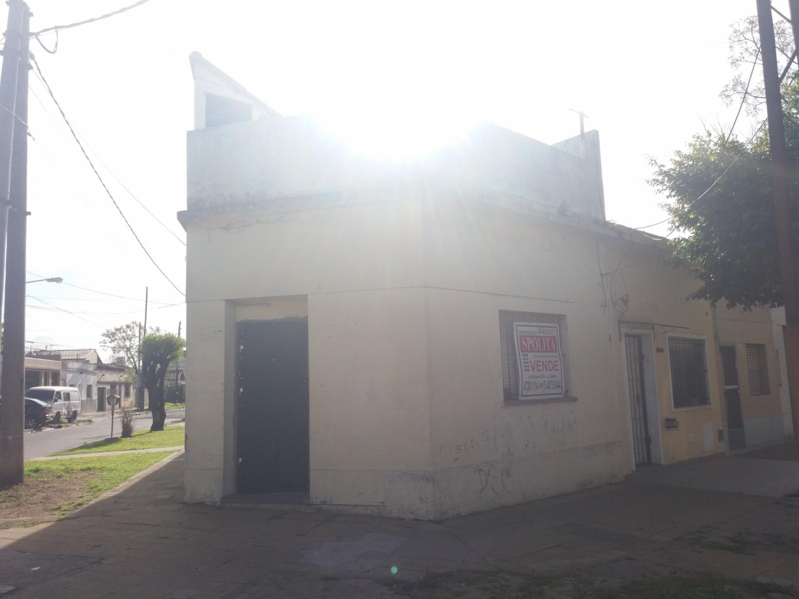 PH FRENTE EN OCHAVA A METROS DE ESTACIÓN SUÁREZ, LIVING CON COCINA INTEGRADA, AMPLIA HABITACIÓN CON PLACARD Y BAÑO CON DUCHA — foto 2