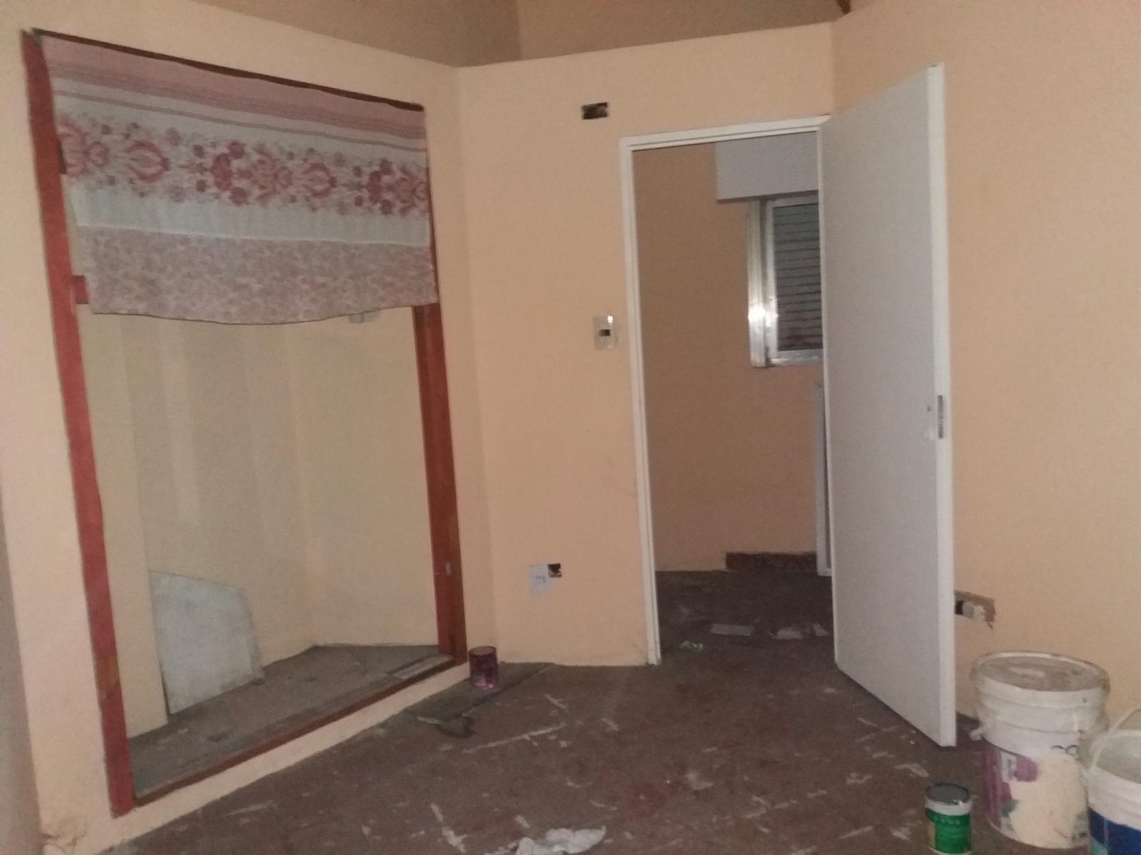 PH FRENTE EN OCHAVA A METROS DE ESTACIÓN SUÁREZ, LIVING CON COCINA INTEGRADA, AMPLIA HABITACIÓN CON PLACARD Y BAÑO CON DUCHA — foto 3