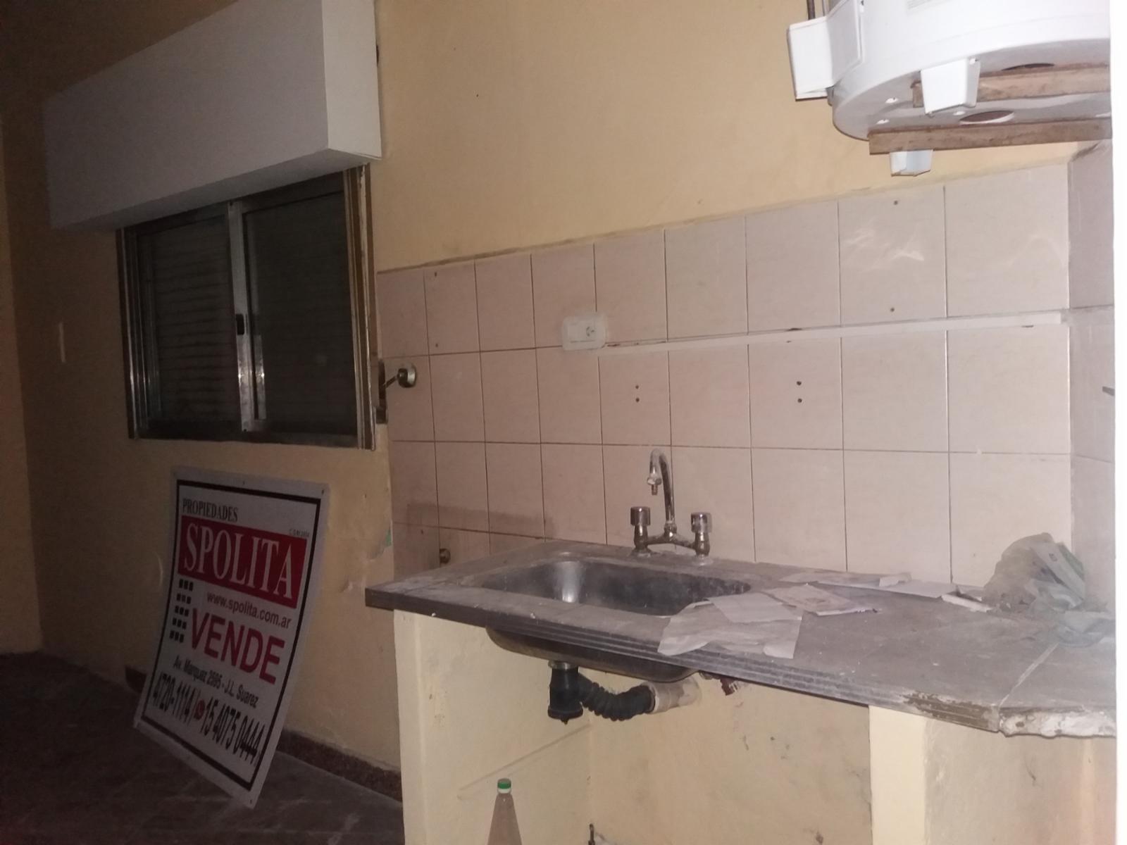 PH FRENTE EN OCHAVA A METROS DE ESTACIÓN SUÁREZ, LIVING CON COCINA INTEGRADA, AMPLIA HABITACIÓN CON PLACARD Y BAÑO CON DUCHA — foto 6