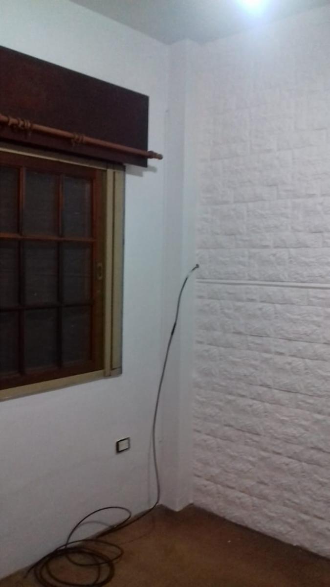 EXCELENTE CASA 2 PLANTAS EN LOTE PROPIO CON COCHERA SEMICUBIERTA, 4 HABITACIONES, PATIO Y FONDO LIBRE, LAVADERO Y JARDÍN DE INVIERNO. EXCELENTE ESTADO GENERAL. — foto 8
