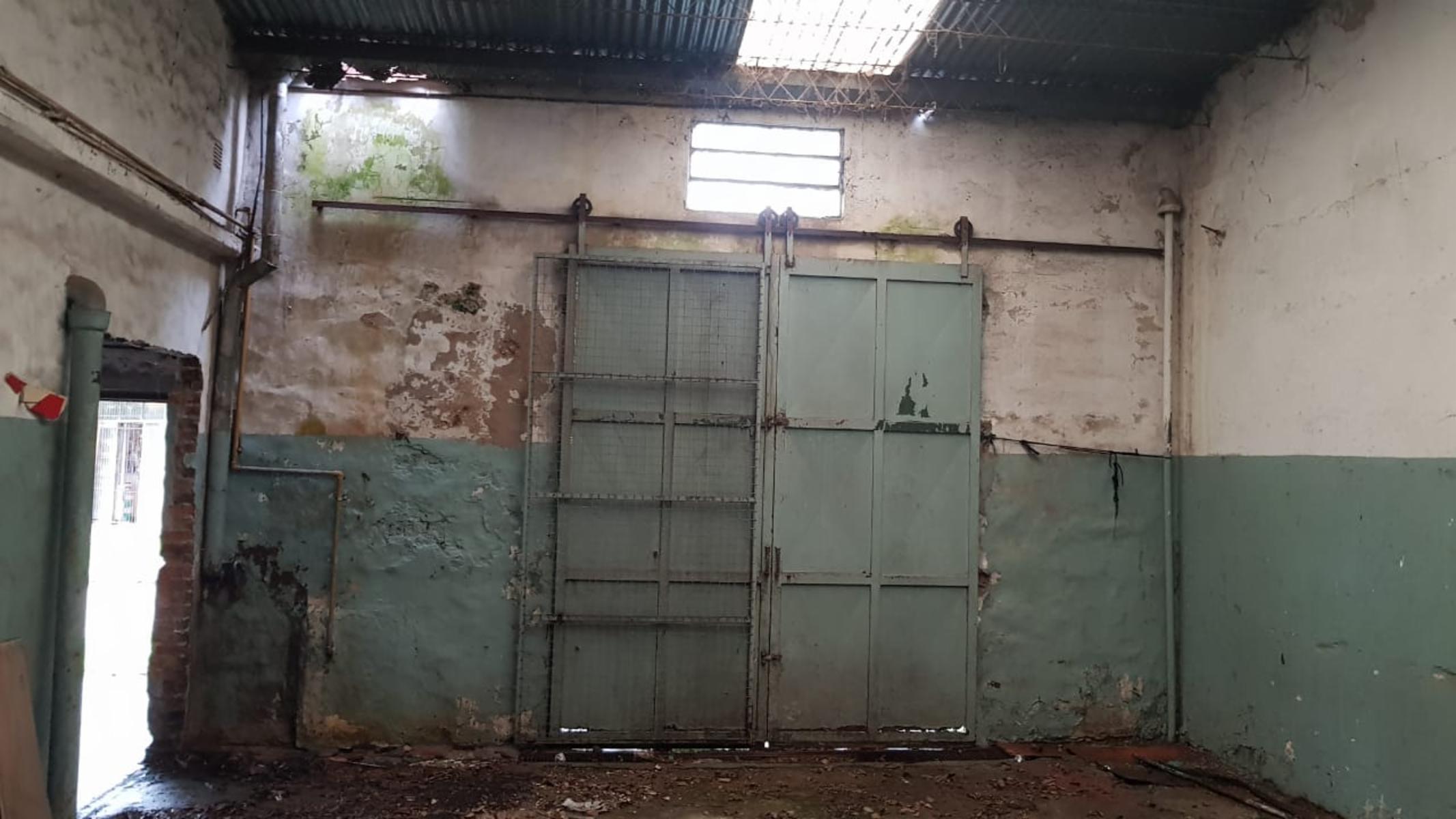 Galpon de 200 m2 en alquiler - 2