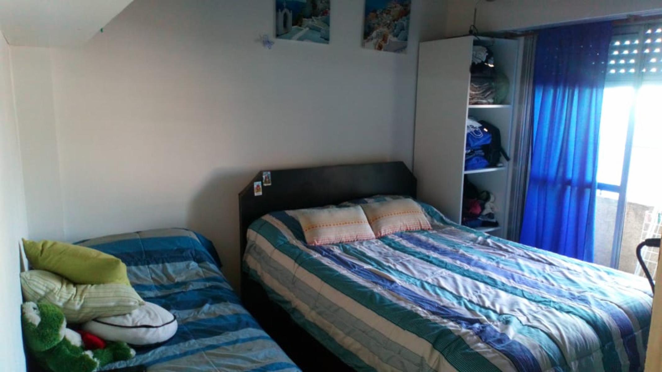 EXCELENTE DEPARTAMENTO DE 2 AMBIENTES EN PLANTA ALTA CON BALCÓN