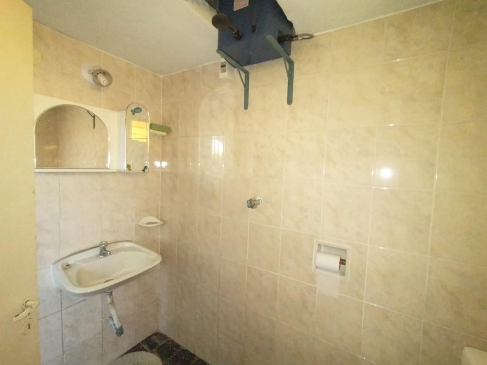 EXCELENTE CASA CON 2 HABITACIONES, COCINA, COMEDOR, DESPENSA Y LAVADERO CUBIERTO. EN LOTE PROPIO CON AMPLIO FONDO LIBRE Y GALPÓN DE HERRAMIENTAS. — foto 8