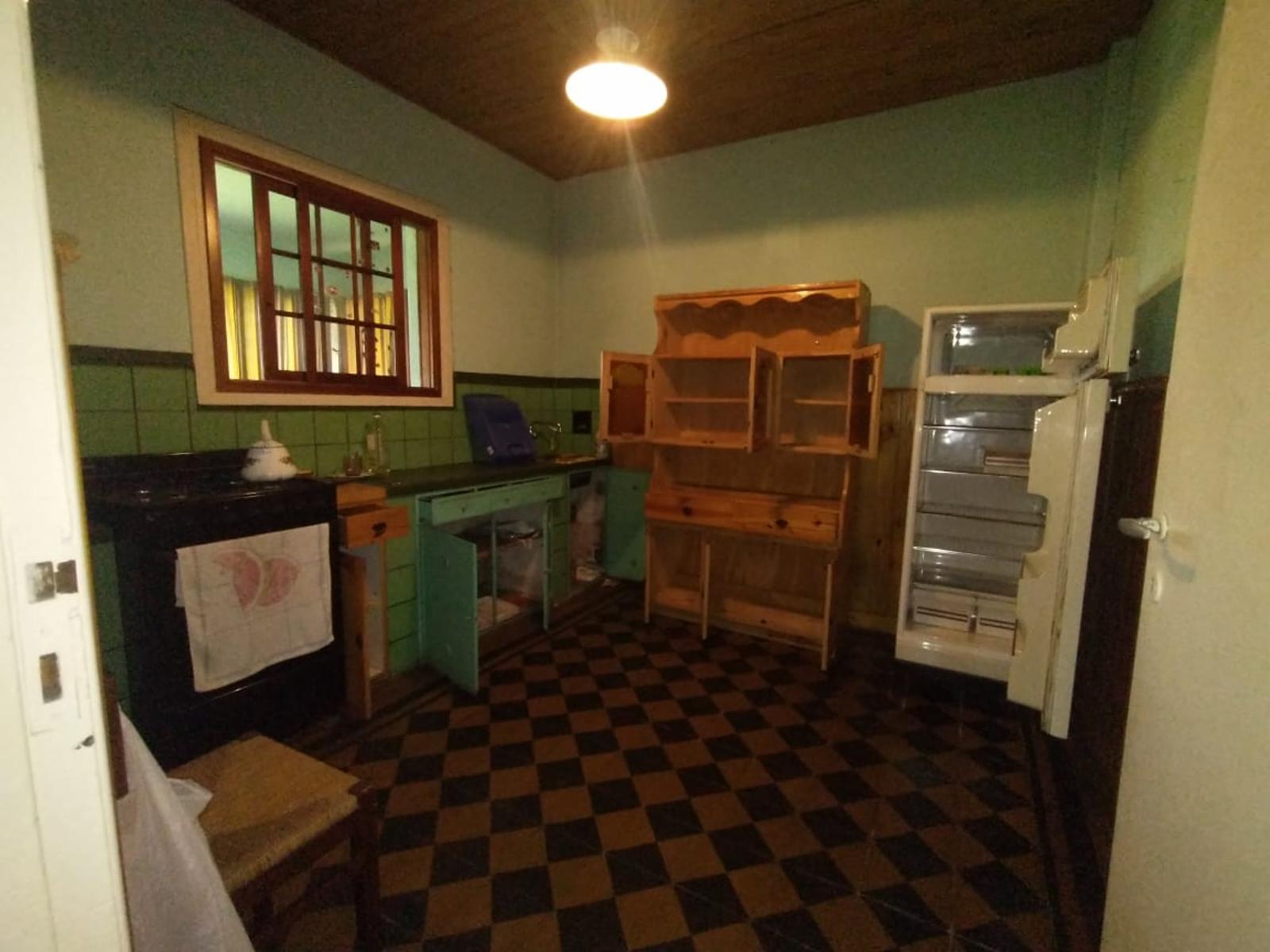 EXCELENTE CASA CON 2 HABITACIONES, COCINA, COMEDOR, DESPENSA Y LAVADERO CUBIERTO. EN LOTE PROPIO CON AMPLIO FONDO LIBRE Y GALPÓN DE HERRAMIENTAS. — foto 13