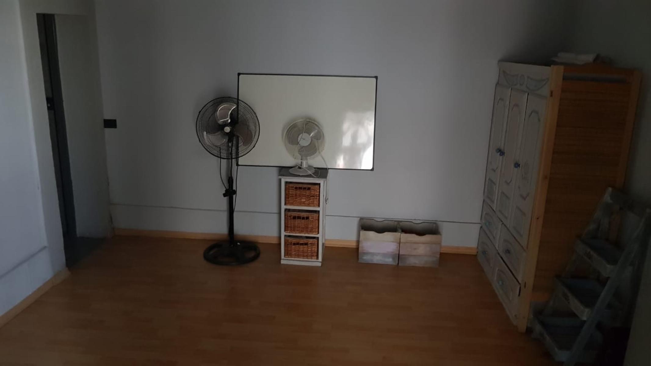 EXCELENTES CONSULTORIOS EN LOTE DE 8,8 x 30 mts. - 12
