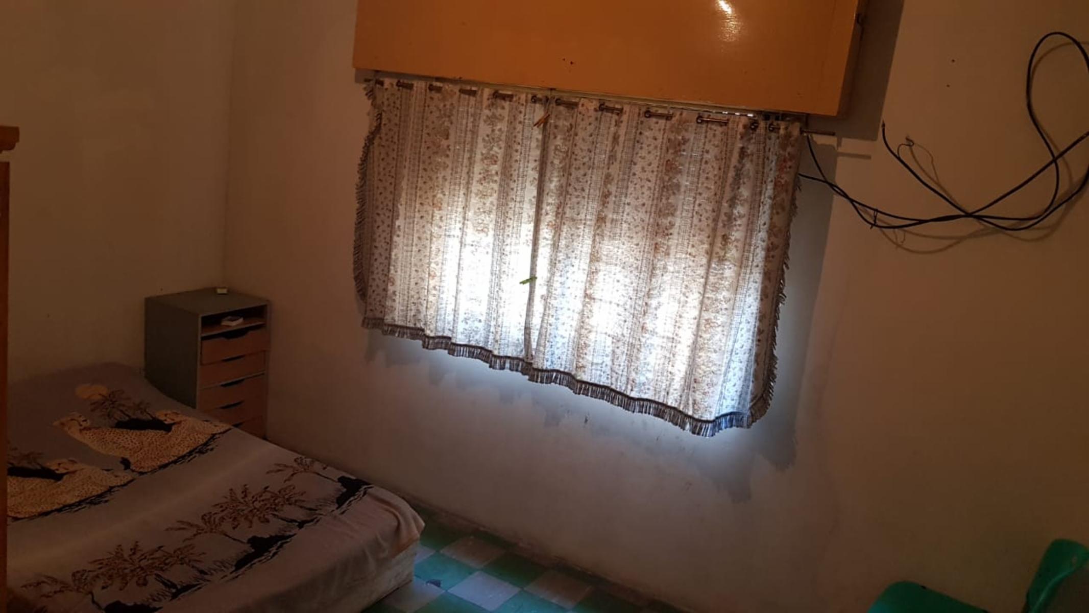 EXCELENTE DEPARTAMENTO 2 AMBIENTES CON LAVADERO, EN PRIMER PISO POR ESCALERA.