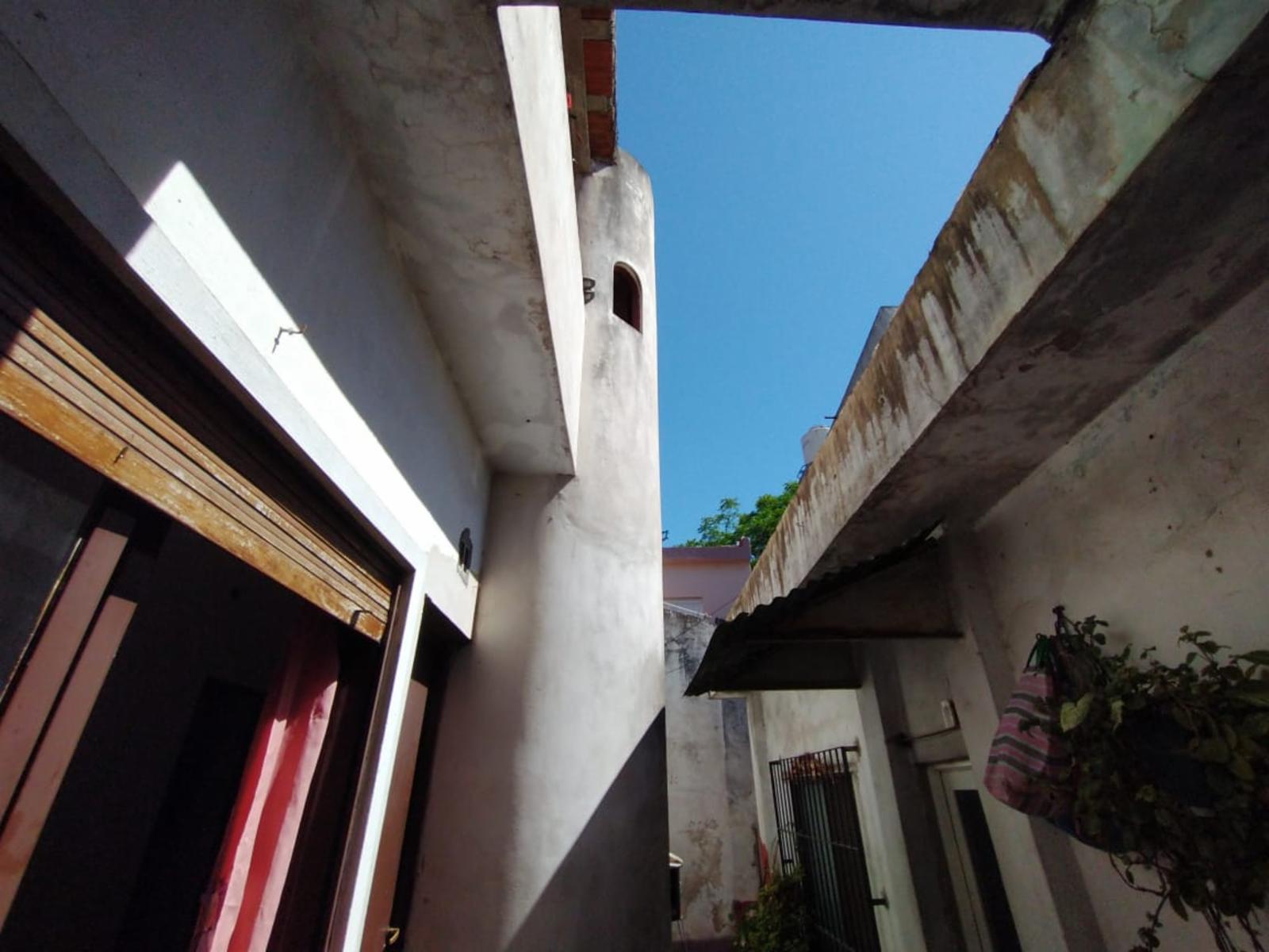 EXCELENTE PH FONDO EN 2 PLANTAS, 3 HABITACIONES, 2 BAÑOS, BALCÓN Y LAVADERO CUBIERTO. TERRAZA ACCESIBLE. — foto 4