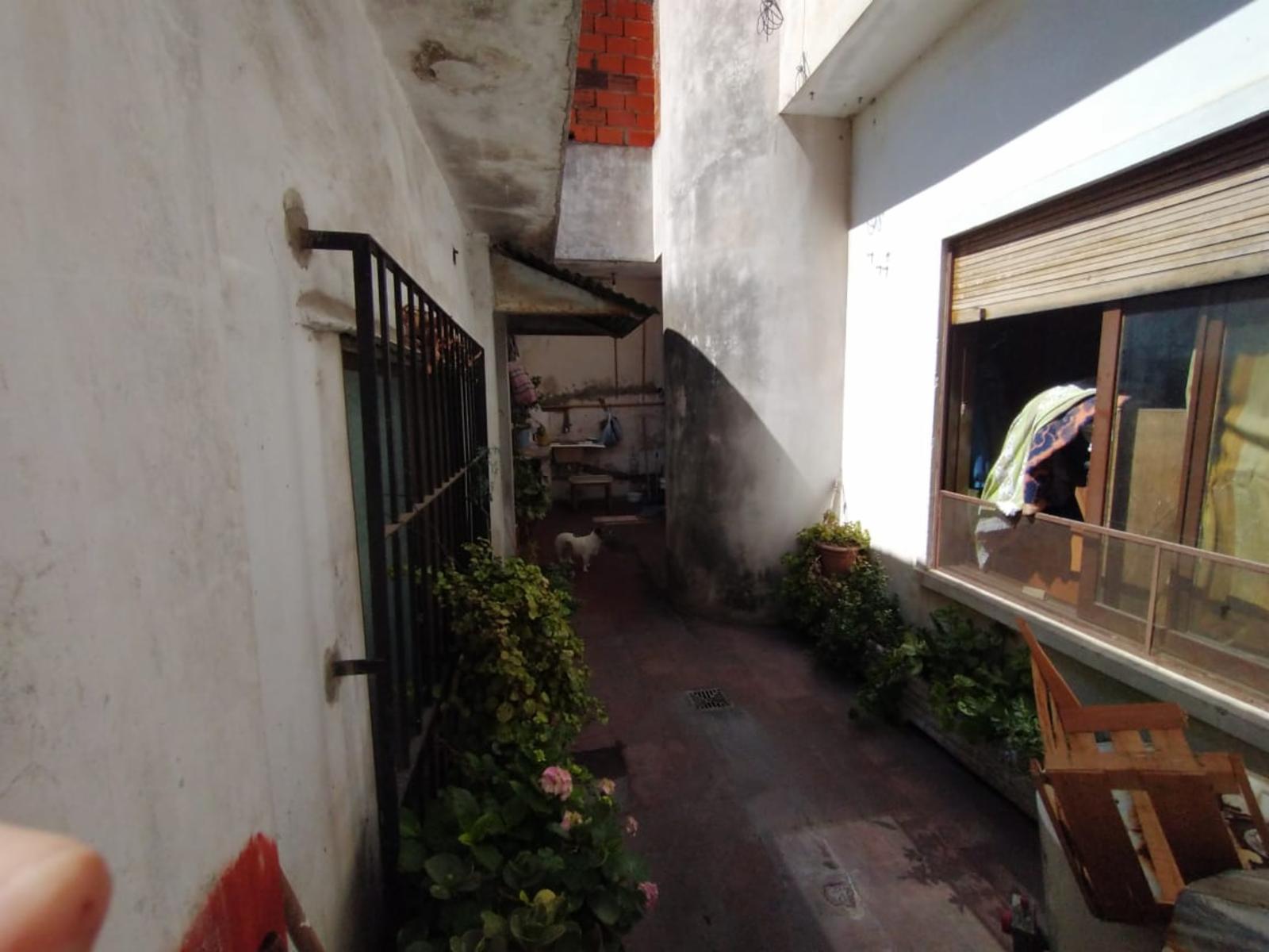 EXCELENTE PH FONDO EN 2 PLANTAS, 3 HABITACIONES, 2 BAÑOS, BALCÓN Y LAVADERO CUBIERTO. TERRAZA ACCESIBLE. — foto 9