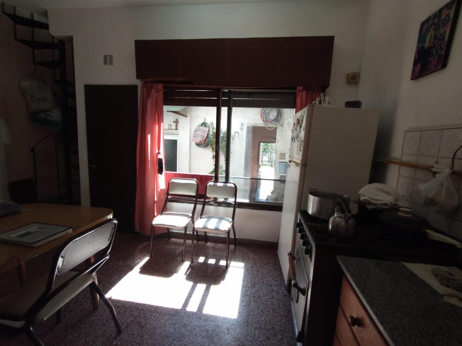 EXCELENTE PH FONDO EN 2 PLANTAS, 3 HABITACIONES, 2 BAÑOS, BALCÓN Y LAVADERO CUBIERTO. TERRAZA ACCESIBLE. — foto 10