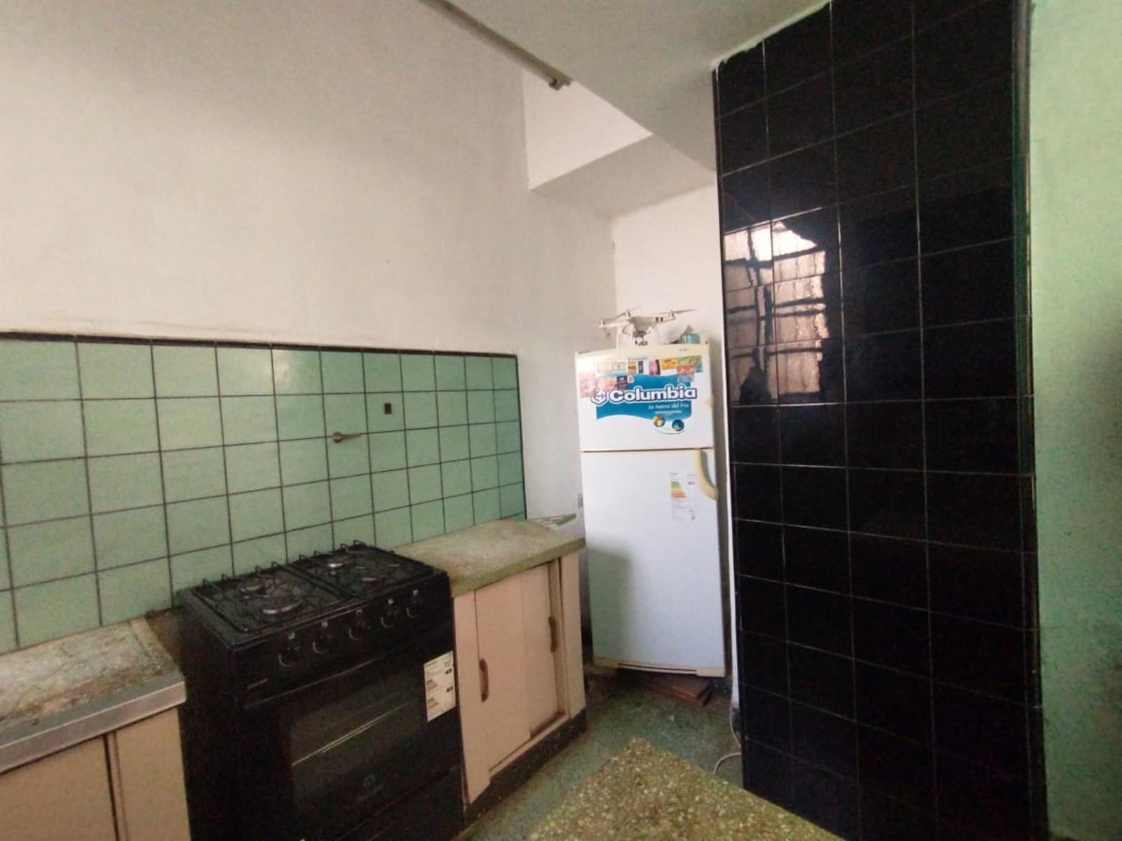 EXCELENTE CASA EN LOTE PROPIO CON 4 HABITACIONES, 2 BAÑOS, PATIO Y PARRILLAS — foto 3