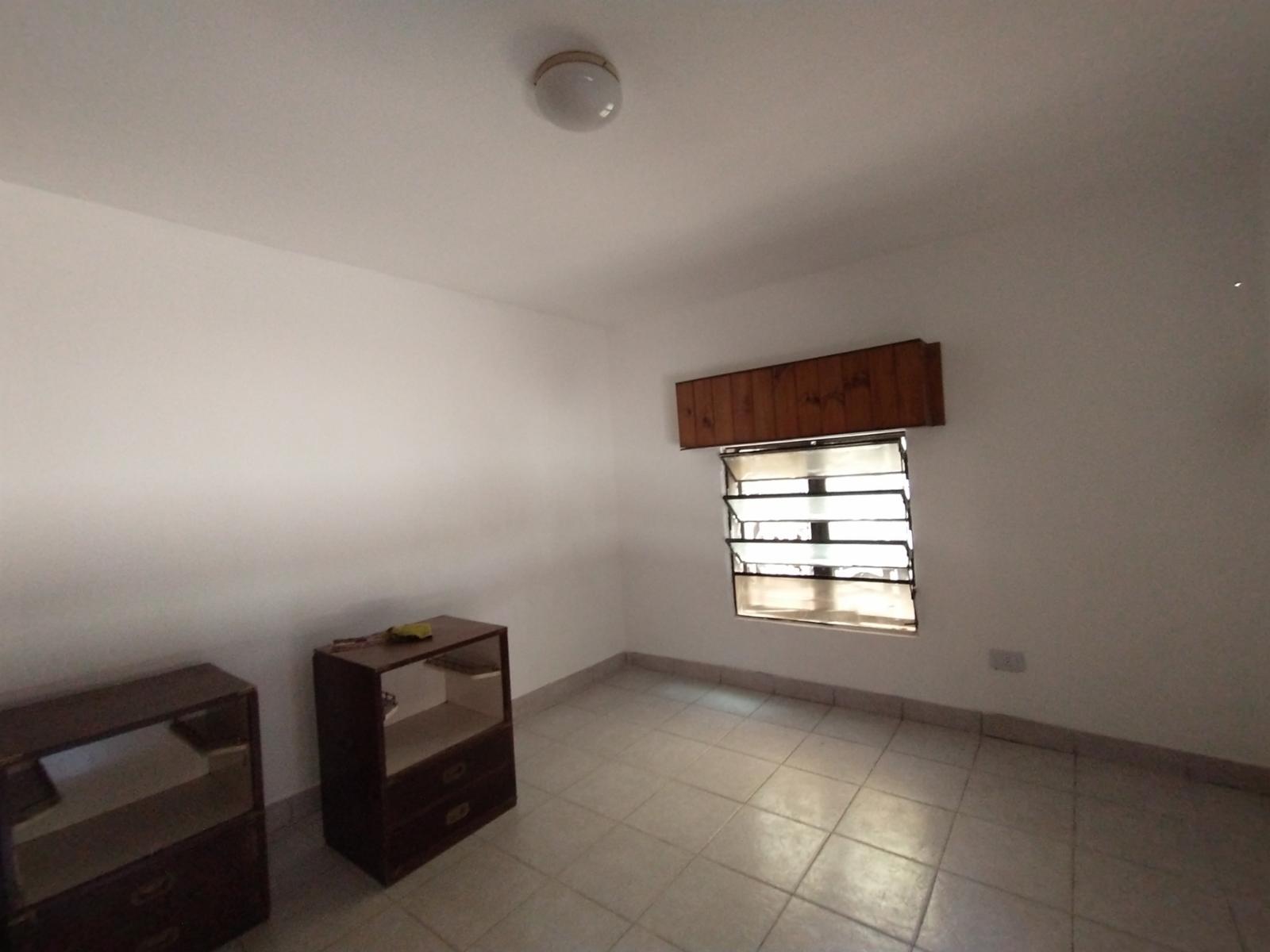 EXCELENTE PH INTERNO EN PLANTA BAJA CON 2 HABITACIONES, COCINA COMEDOR Y BAÑO CON DUCHA. OPCIONAL ESPACIO GUARDA COCHE DISPONIBLE. - 1