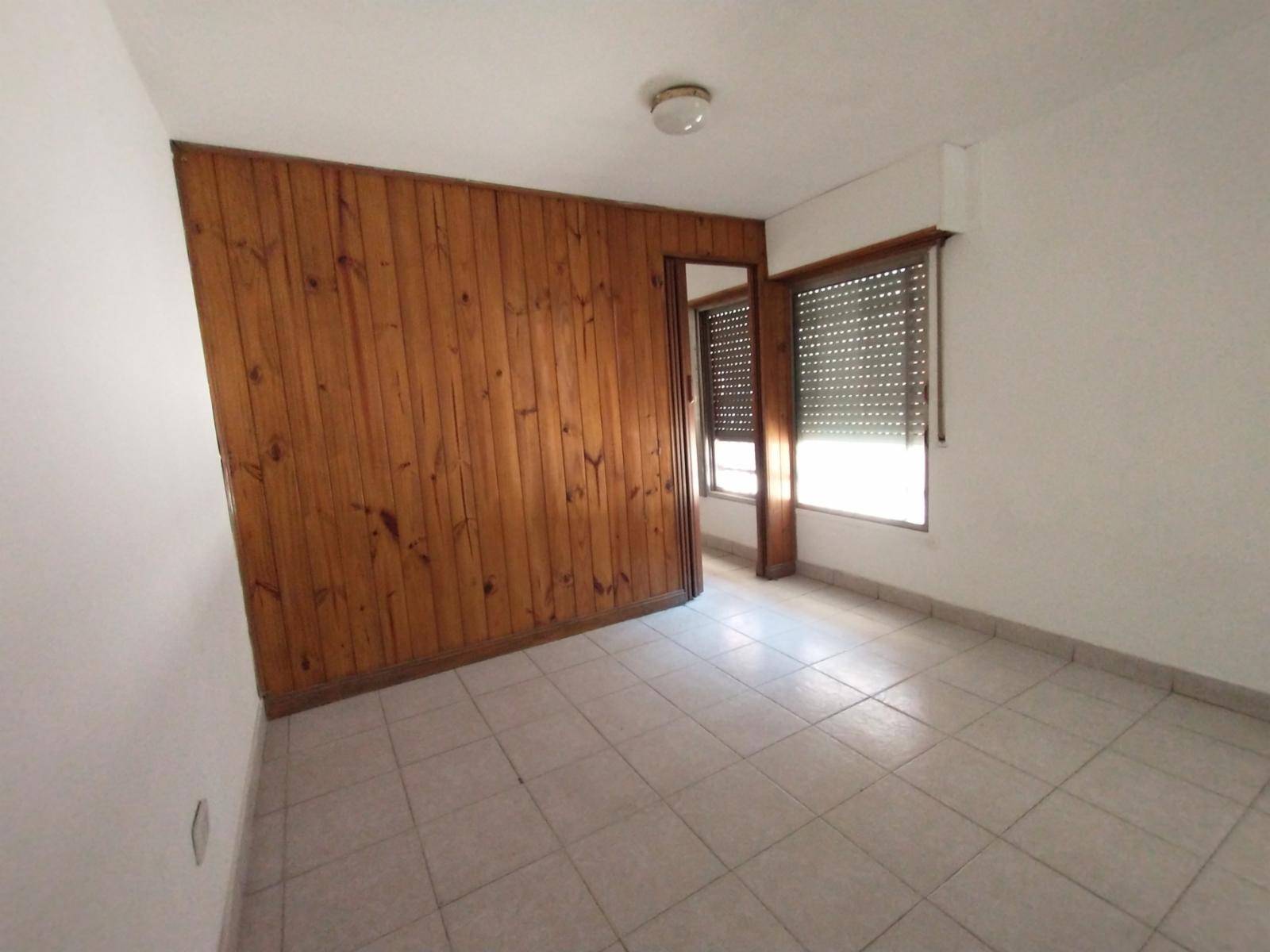 EXCELENTE PH INTERNO EN PLANTA BAJA CON 2 HABITACIONES, COCINA COMEDOR Y BAÑO CON DUCHA. OPCIONAL ESPACIO GUARDA COCHE DISPONIBLE. - 5