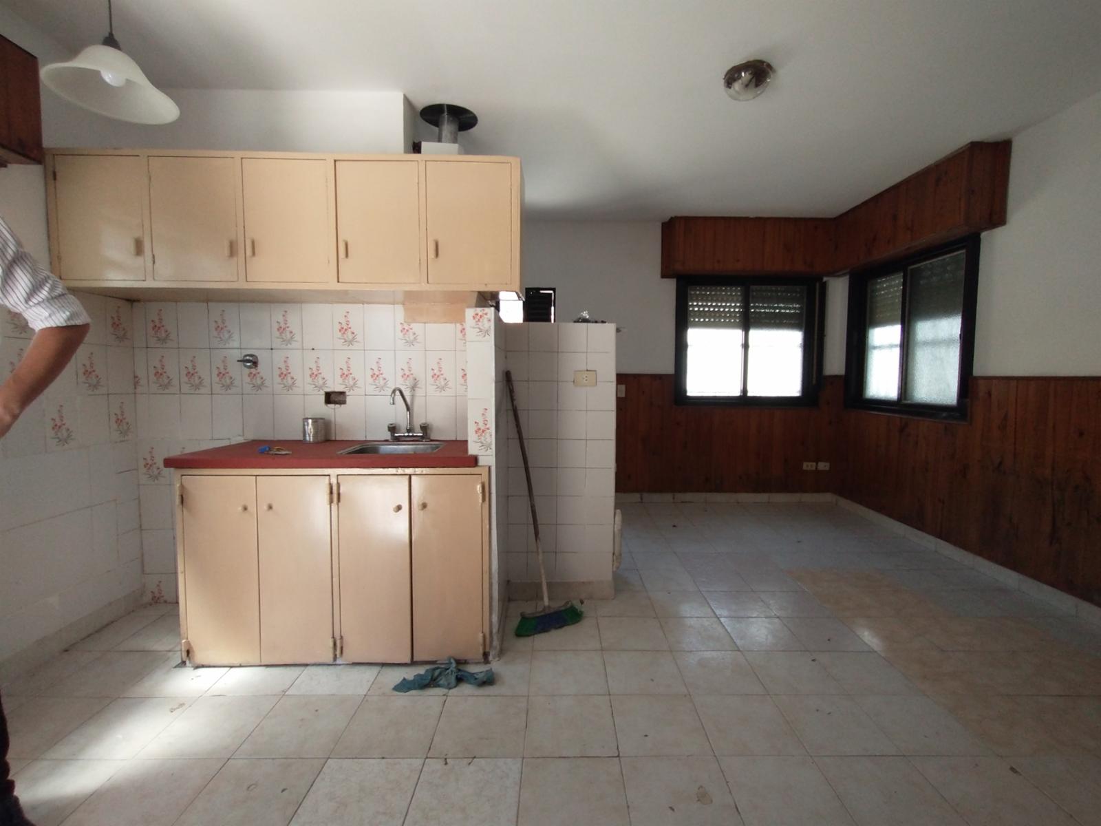 EXCELENTE PH INTERNO EN PLANTA BAJA CON 2 HABITACIONES, COCINA COMEDOR Y BAÑO CON DUCHA. OPCIONAL ESPACIO GUARDA COCHE DISPONIBLE. - 7