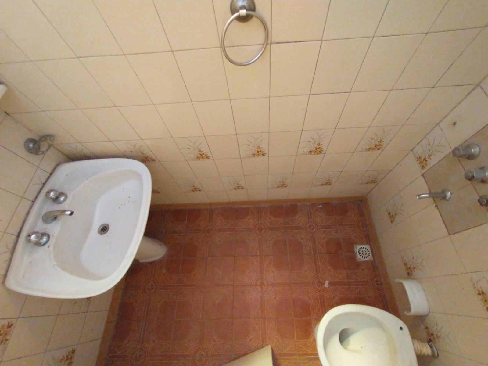 EXCELENTE PH INTERNO EN PLANTA BAJA CON 2 HABITACIONES, COCINA COMEDOR Y BAÑO CON DUCHA. OPCIONAL ESPACIO GUARDA COCHE DISPONIBLE. - 12