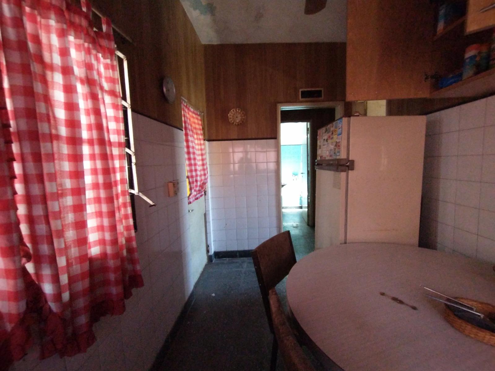 EXCELENTE PH EN ESQUINA CON 2 DORMITORIOS, LIVING, COCINA COMEDOR, BAÑO COMPLETO Y PATIO. — foto 4