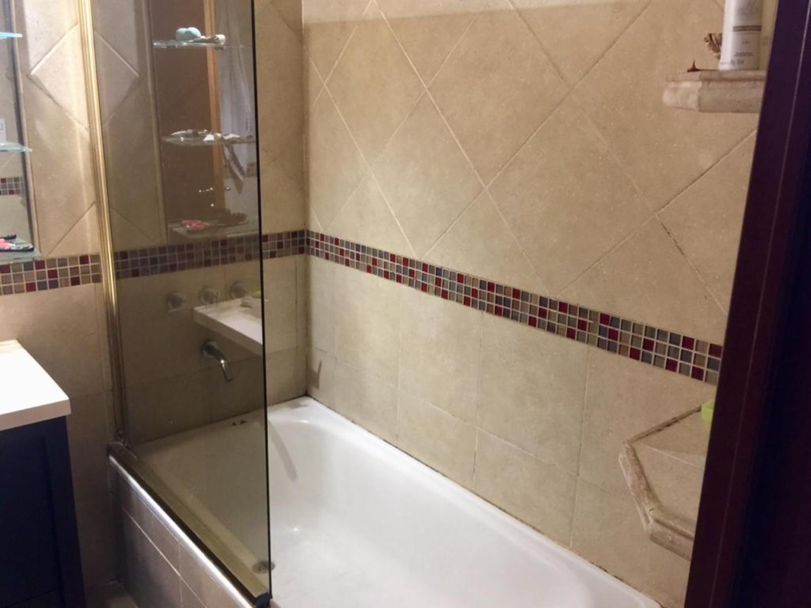 DUPLEX CON MUY BUENA DISTRIBUCIÓN POR TENER 4,30 mts DE ANCHO, CON 3 DORMITORIOS Y PATIO CON PARRILLA. — foto 6