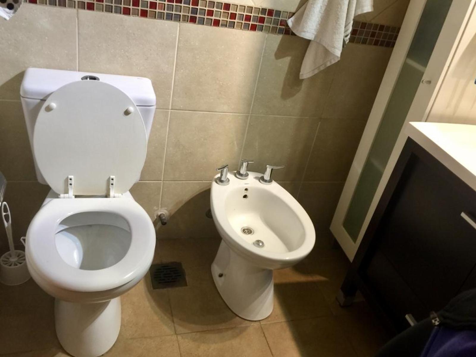 DUPLEX CON MUY BUENA DISTRIBUCIÓN POR TENER 4,30 mts DE ANCHO, CON 3 DORMITORIOS Y PATIO CON PARRILLA. — foto 7
