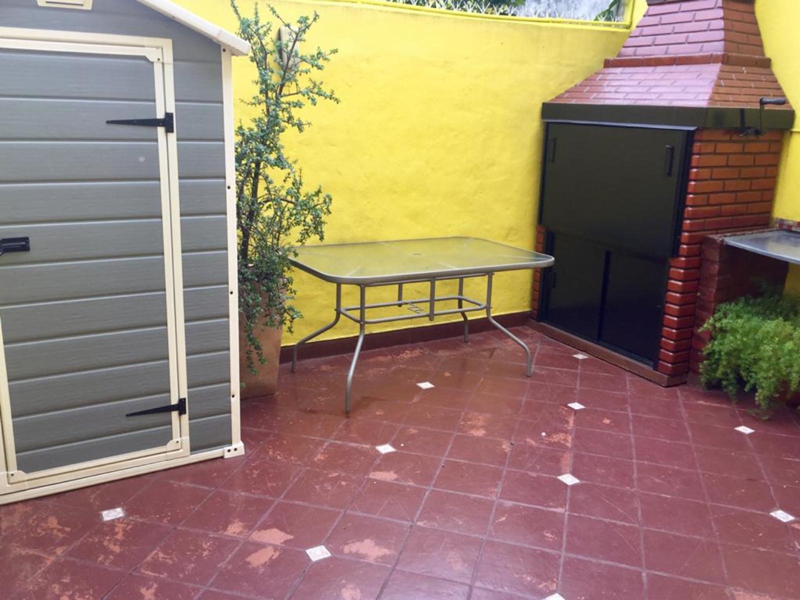 DUPLEX CON MUY BUENA DISTRIBUCIÓN POR TENER 4,30 mts DE ANCHO, CON 3 DORMITORIOS Y PATIO CON PARRILLA. — foto 12