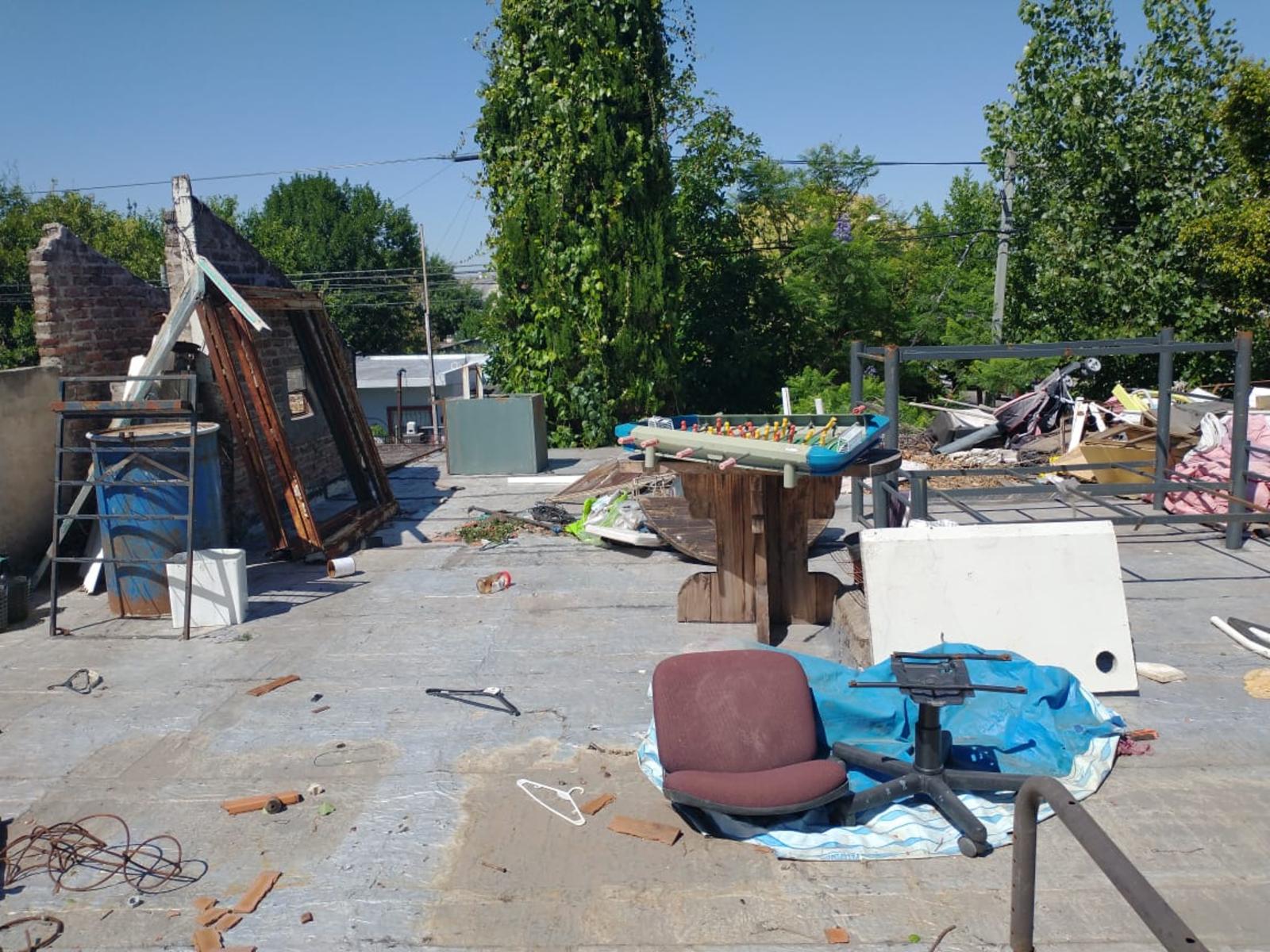 CASA A REFACCIONAR EN MUY BUEN LOTE EN ESQUINA CON ESPACIO PARA 2 VIVIENDAS EN LA LOCALIDAD DE BOULOGNE — foto 9