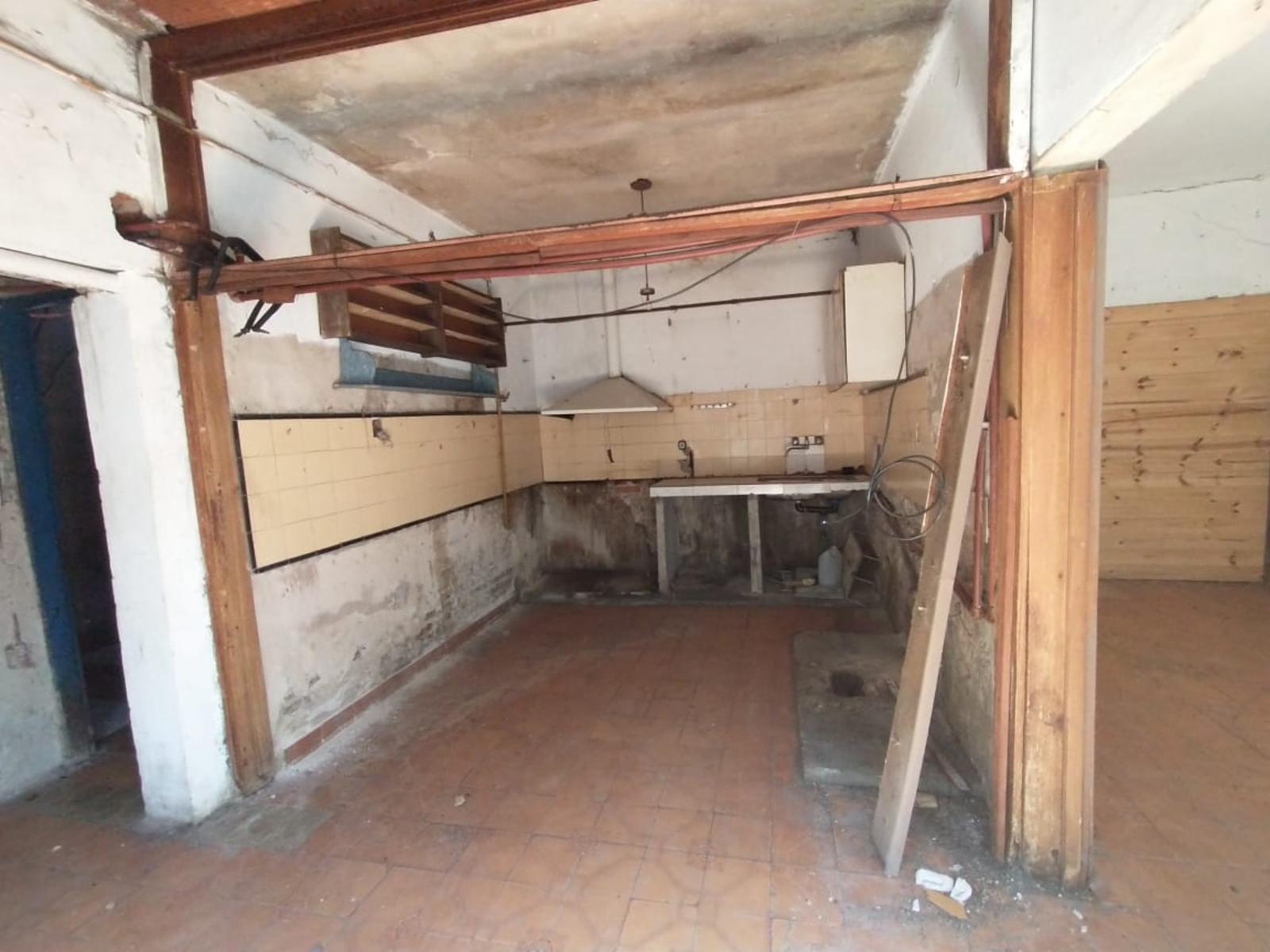 CASA A REFACCIONAR EN MUY BUEN LOTE EN ESQUINA CON ESPACIO PARA 2 VIVIENDAS EN LA LOCALIDAD DE BOULOGNE — foto 11