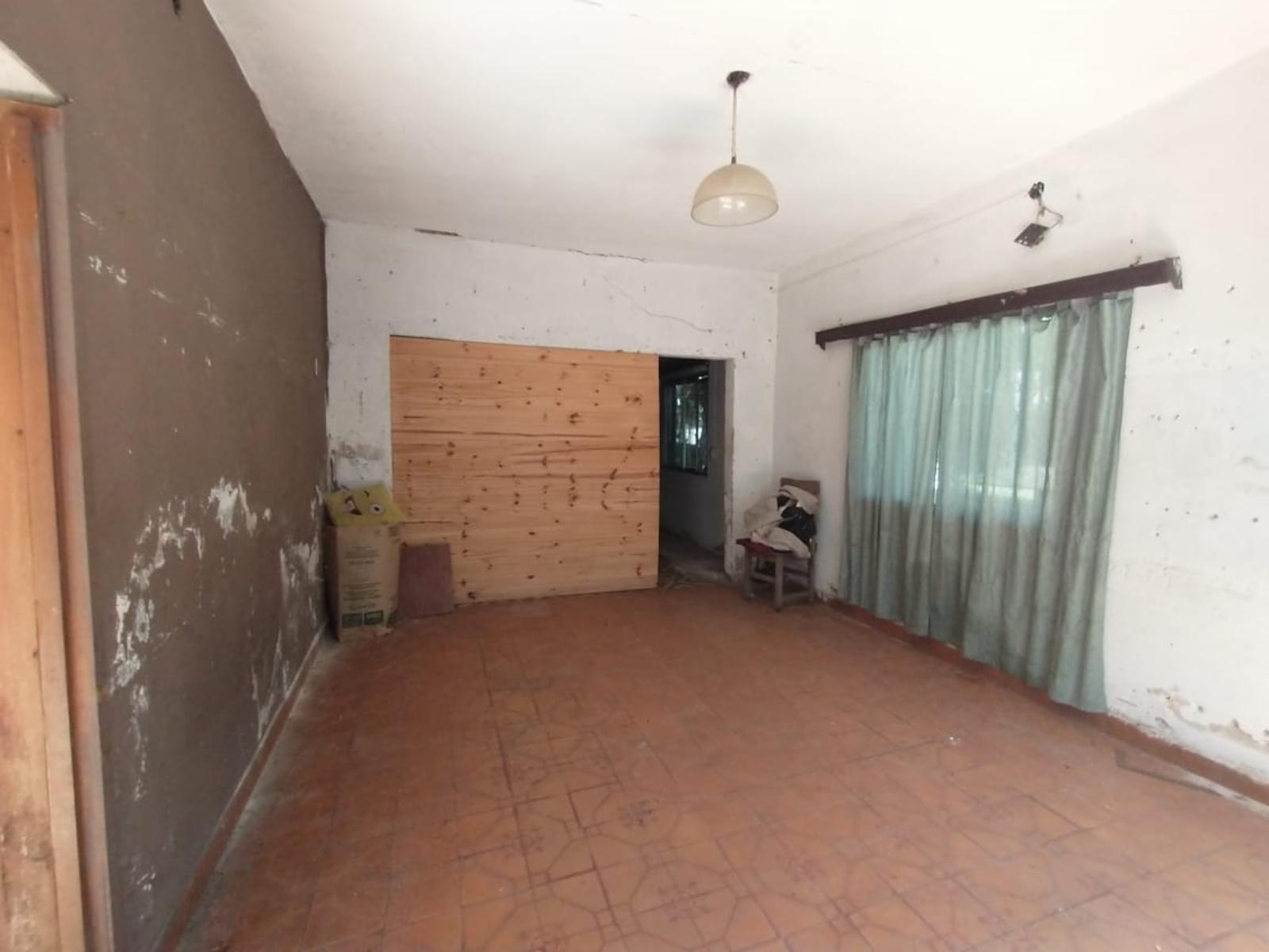CASA A REFACCIONAR EN MUY BUEN LOTE EN ESQUINA CON ESPACIO PARA 2 VIVIENDAS EN LA LOCALIDAD DE BOULOGNE — foto 12
