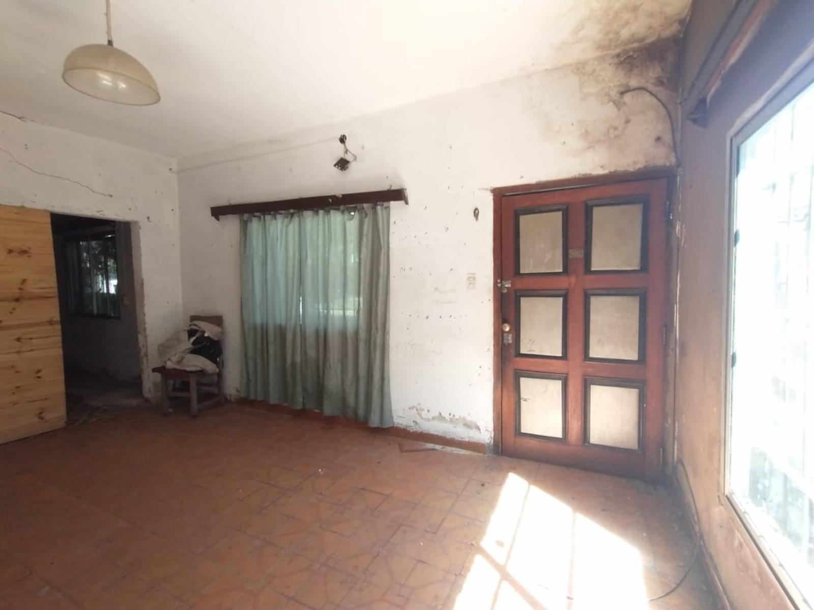 CASA A REFACCIONAR EN MUY BUEN LOTE EN ESQUINA CON ESPACIO PARA 2 VIVIENDAS EN LA LOCALIDAD DE BOULOGNE — foto 14