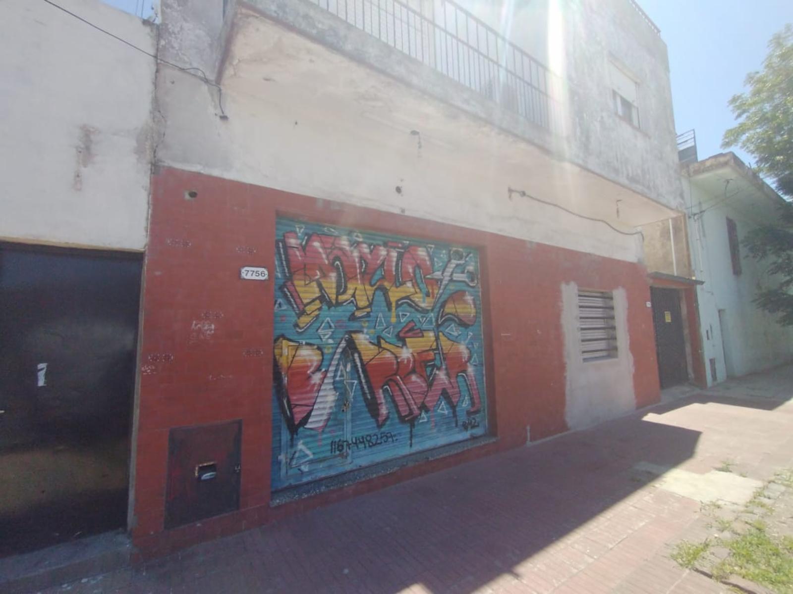LOCAL DE 4 X 7 mts CON PERSIANA METÁLICA A METROS DE AVENIDA MÁRQUEZ . - 1
