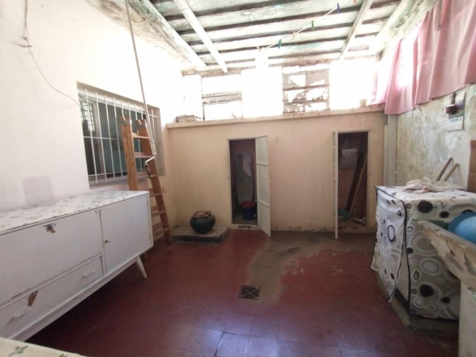 PH FRENTE PLANTA BAJA EN MUY BUENA ZONA RESIDENCIAL, CON LIVING, COMEDOR, COCINA, BAÑO COMPLETO, HABITACIÓN CON PLACARD Y PATIO CUBIERTO CON LAVADERO. — foto 7