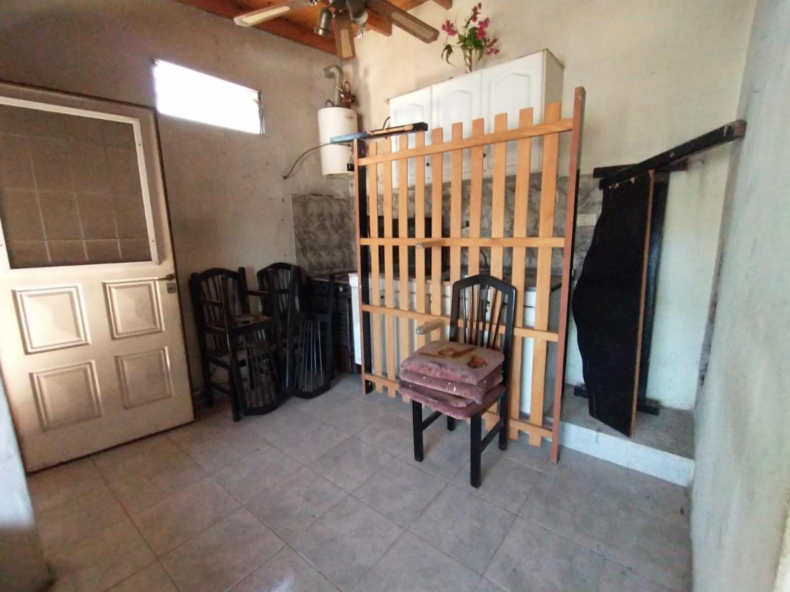 Amplio ph 3 amb a refaccionar en 1 piso + monomabiente con baño y cocina en planta alta, excelente zona y ubicación en Villa Ballester — foto 2