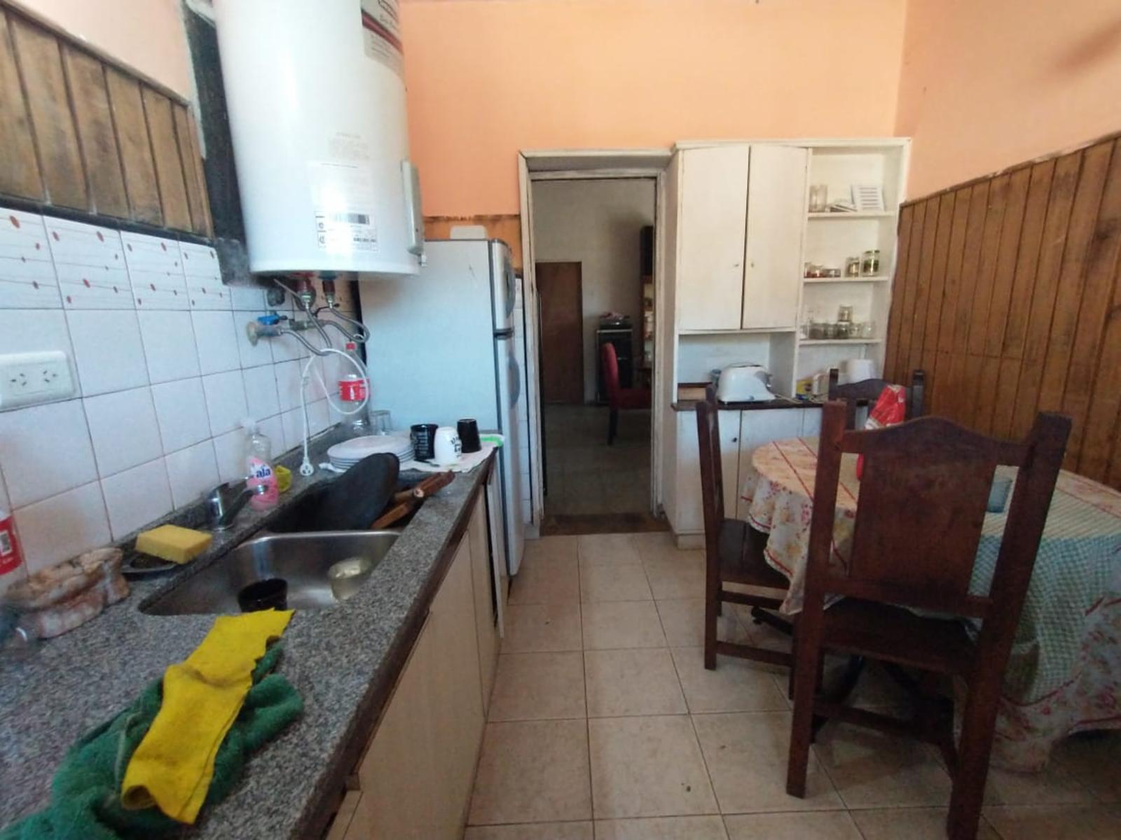 Amplio ph 3 amb a refaccionar en 1 piso + monomabiente con baño y cocina en planta alta, excelente zona y ubicación en Villa Ballester — foto 7