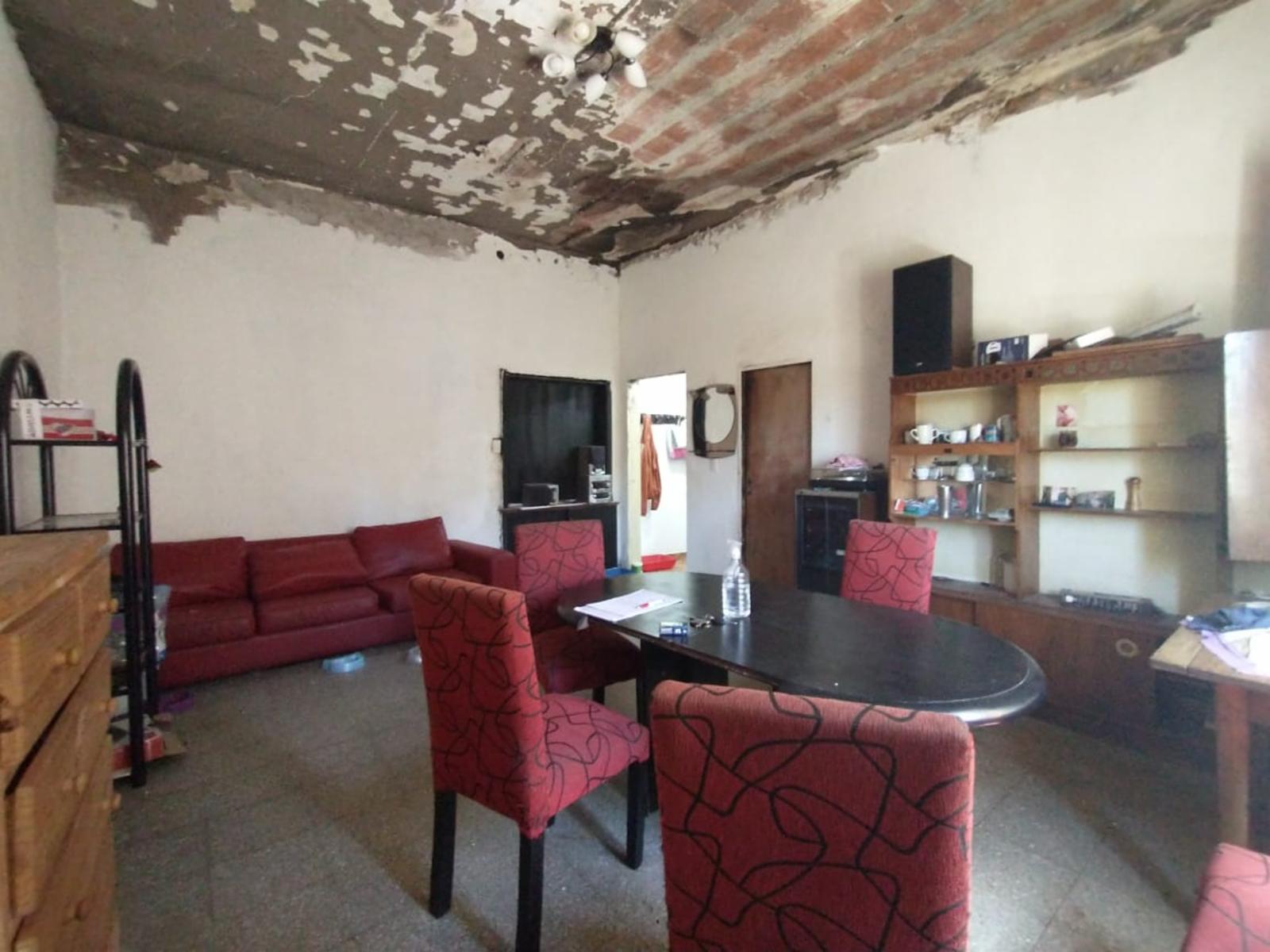 Amplio ph 3 amb a refaccionar en 1 piso + monomabiente con baño y cocina en planta alta, excelente zona y ubicación en Villa Ballester — foto 11