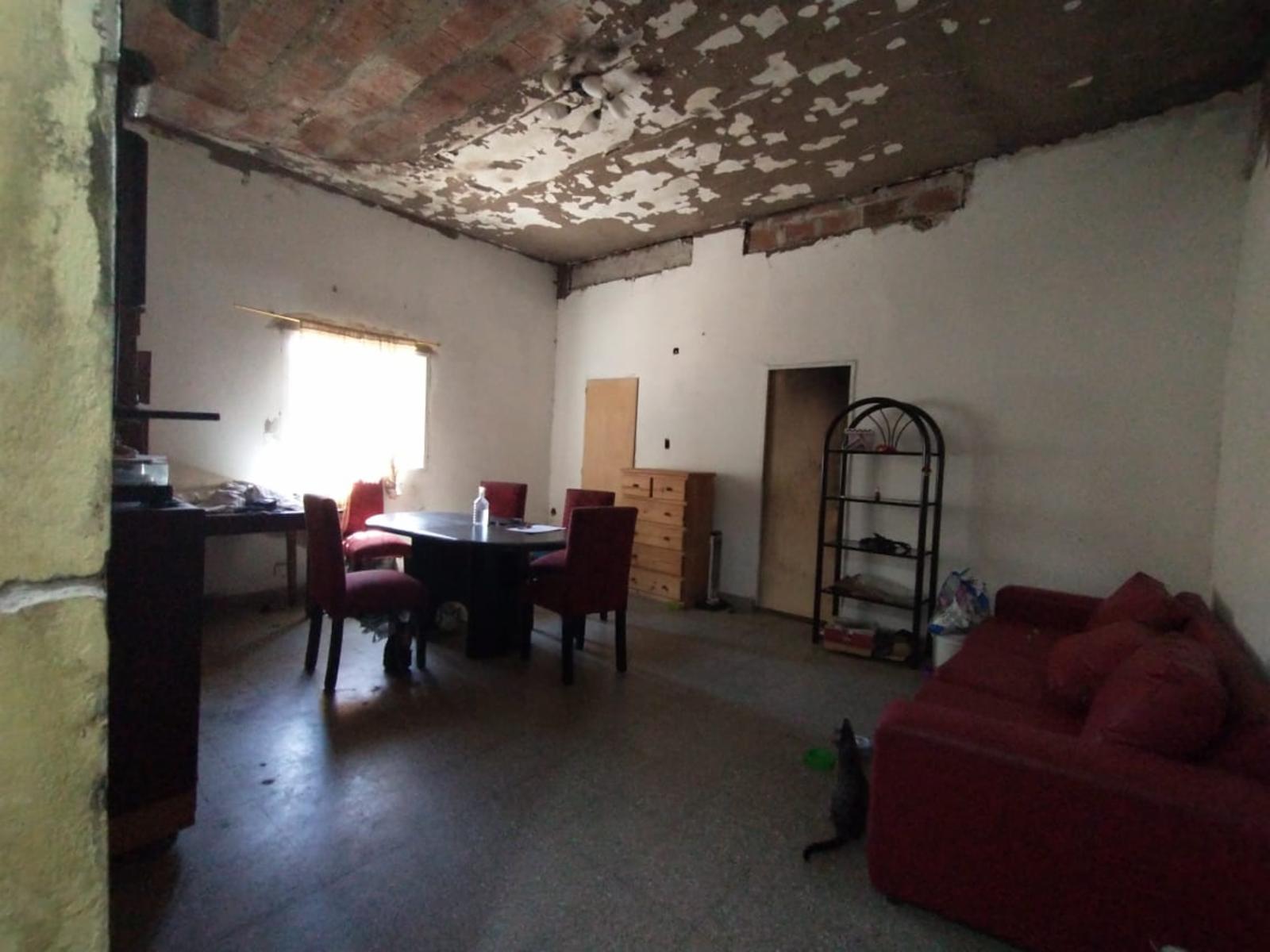 Amplio ph 3 amb a refaccionar en 1 piso + monomabiente con baño y cocina en planta alta, excelente zona y ubicación en Villa Ballester — foto 12