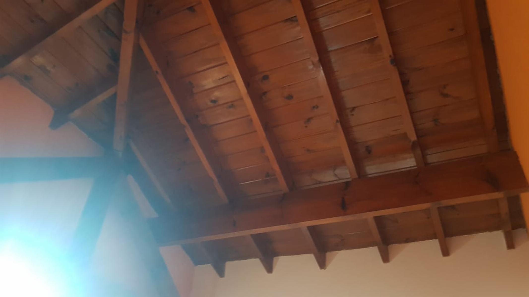 PROPIEDAD EN 2 PLANTAS DE 4 AMBIENTES EN MUY BUEN ESTADO GENERAL, EN MUY BUENA ZONA RESIDENCIAL. — foto 5