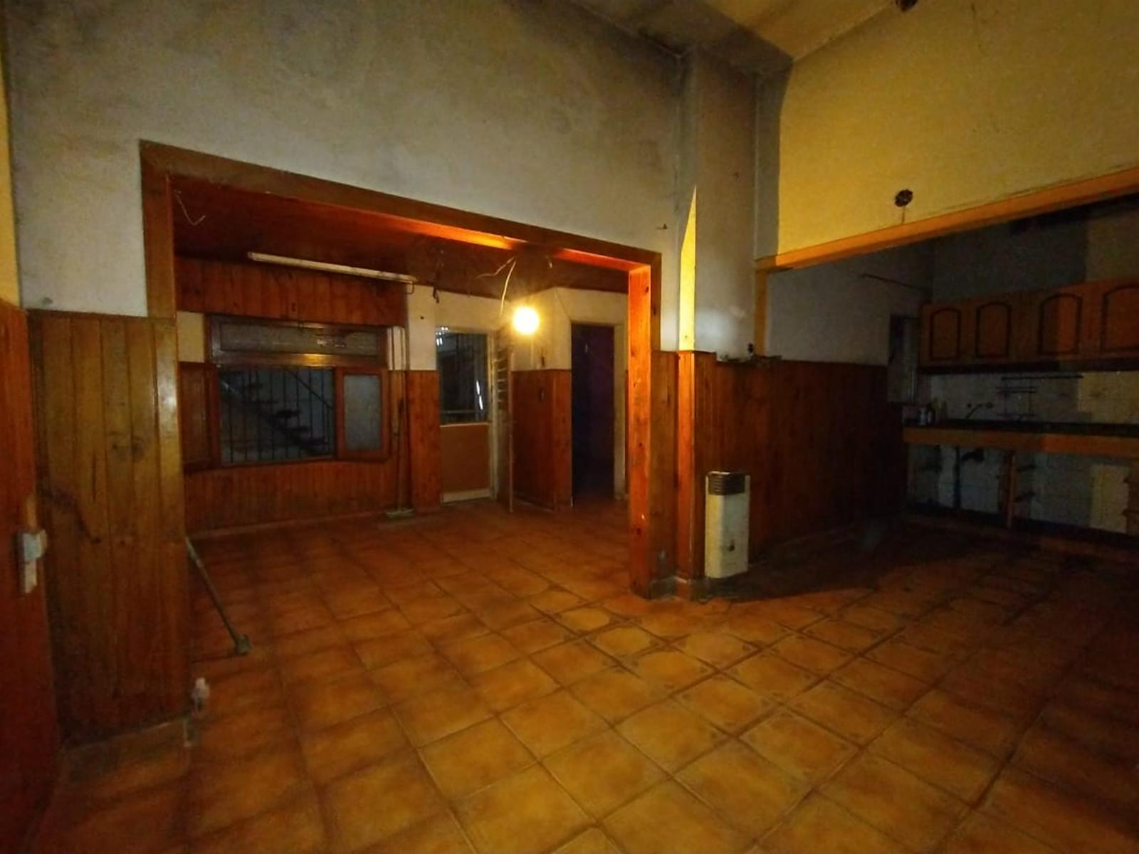 AMPLIO PH DE 3 AMBIENTES CON COCHERA, 2 DORMITORIOS, LIVING COMEDOR, COCINA Y BAÑO. - 10