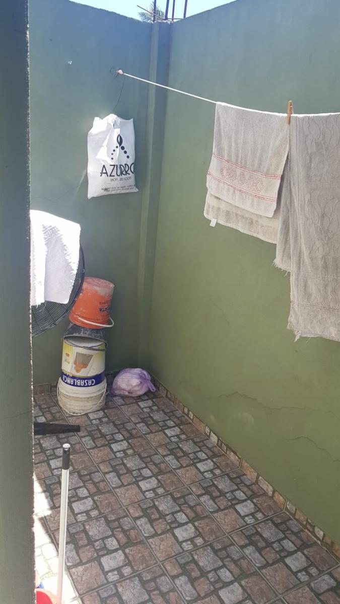 PROPIEDAD EN LOTE PROPIO CON LOCAL COMERCIAL, 6 DEPARTAMENTOS DE 2 AMBIENTES Y ENTRADA PARA AUTOS. — foto 3
