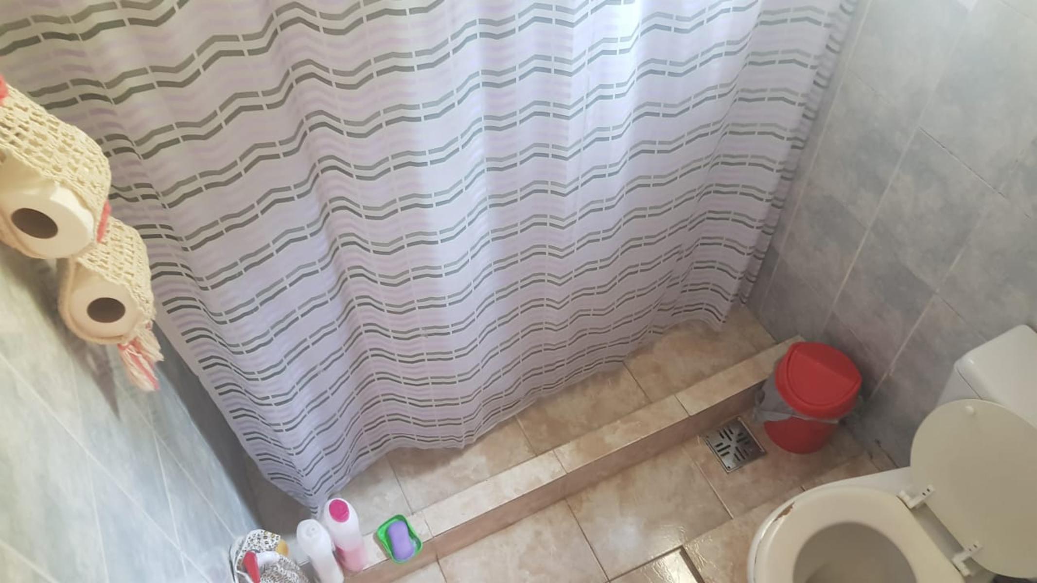 PROPIEDAD EN LOTE PROPIO CON LOCAL COMERCIAL, 6 DEPARTAMENTOS DE 2 AMBIENTES Y ENTRADA PARA AUTOS. — foto 12
