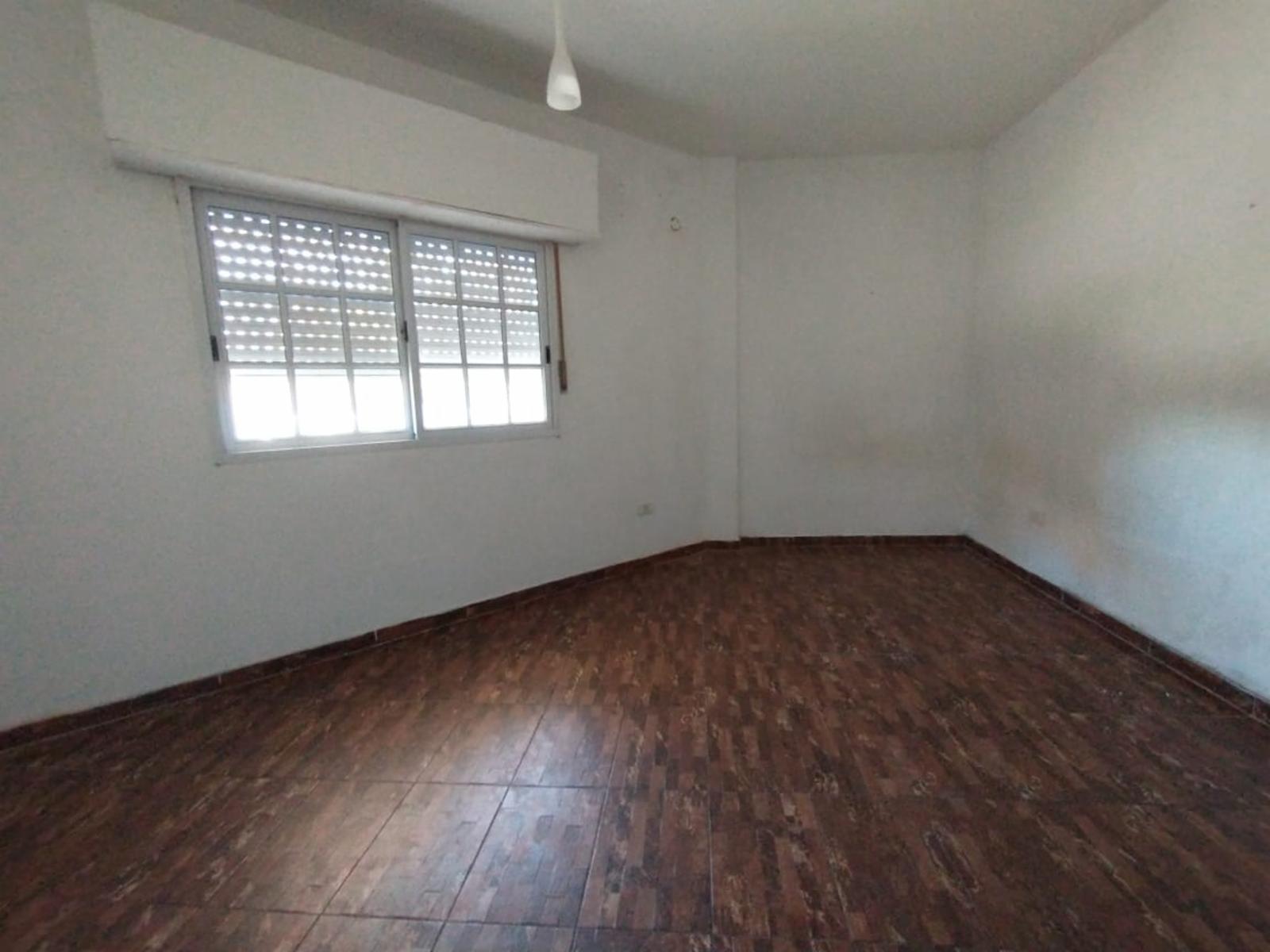 EXCELENTE DEPARTAMENTOS DE 2 AMBIENTES AMPLIOS EN PLANTA BAJA CON PATIO Y LAVADERO. - 7