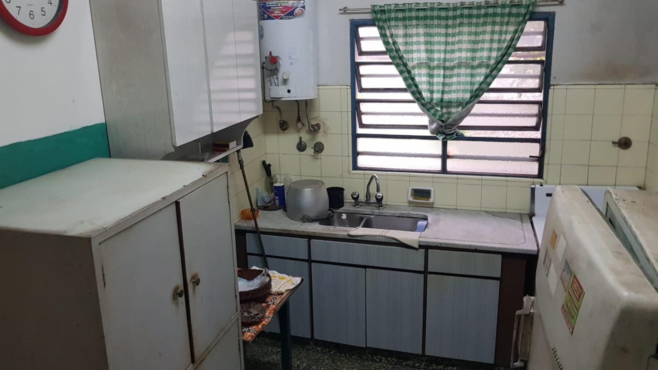 CASA EN LOTE PROPIO DE 10X34 mts, 3 AMBIENTES + CONSTRUCCIÓN AL FONDO PARA REFACCIONAR O RECICLAR — foto 13