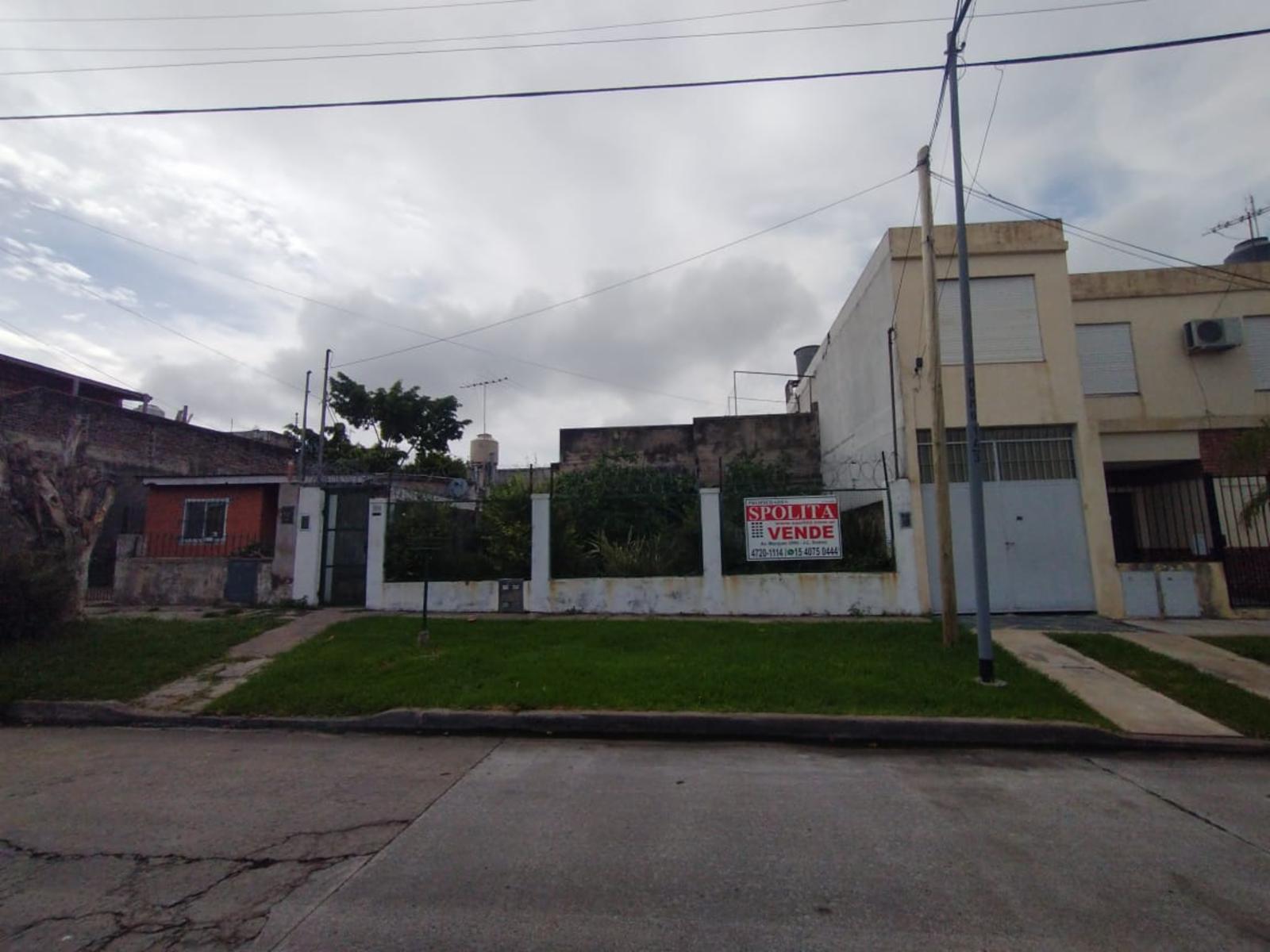 CASA EN LOTE PROPIO DE 10X34 mts, 3 AMBIENTES + CONSTRUCCIÓN AL FONDO PARA REFACCIONAR O RECICLAR — foto 15