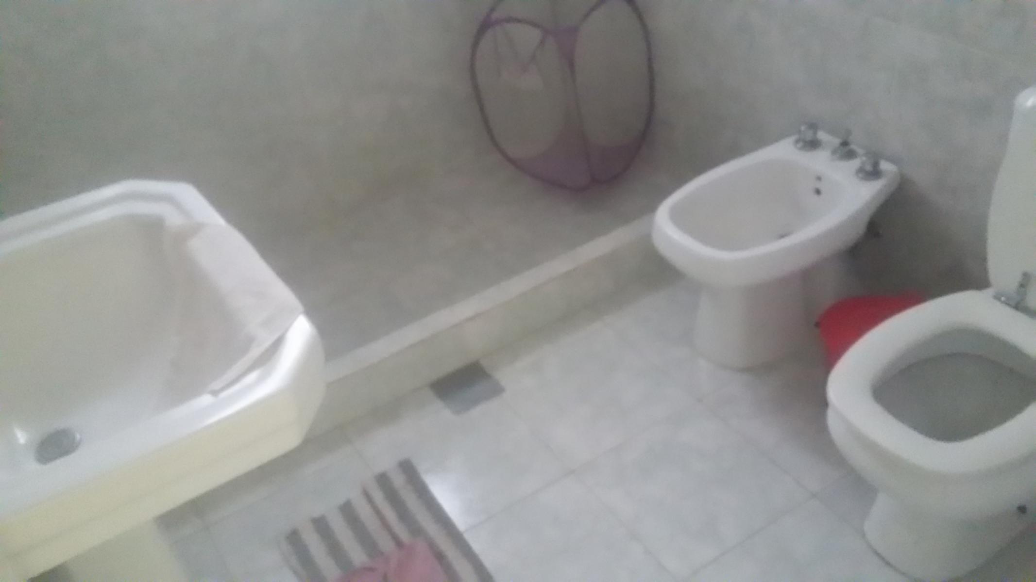 Casa en lote propio 3 amb amplios al frente mas departamento 2 amb al fondo - 11