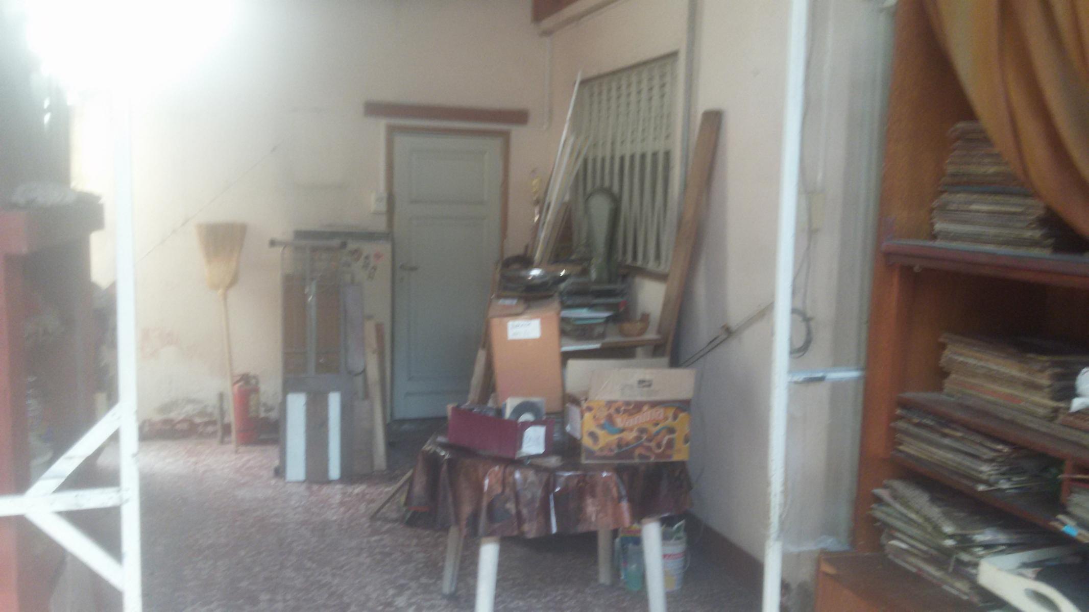Casa en lote propio 3 amb amplios al frente mas departamento 2 amb al fondo - 12