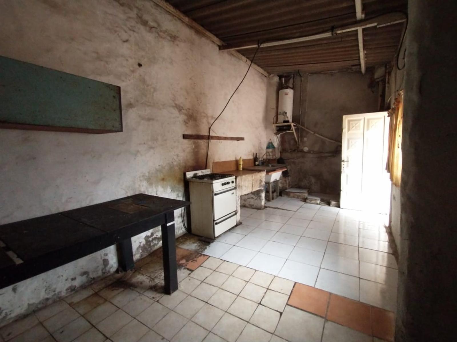 CASA EN LOTE PROPIO DE 3 AMBIENTES CON JARDÍN AL FRENTE, ENTRADA PARA AUTO Y PATIO CON PARRILLA. - 8