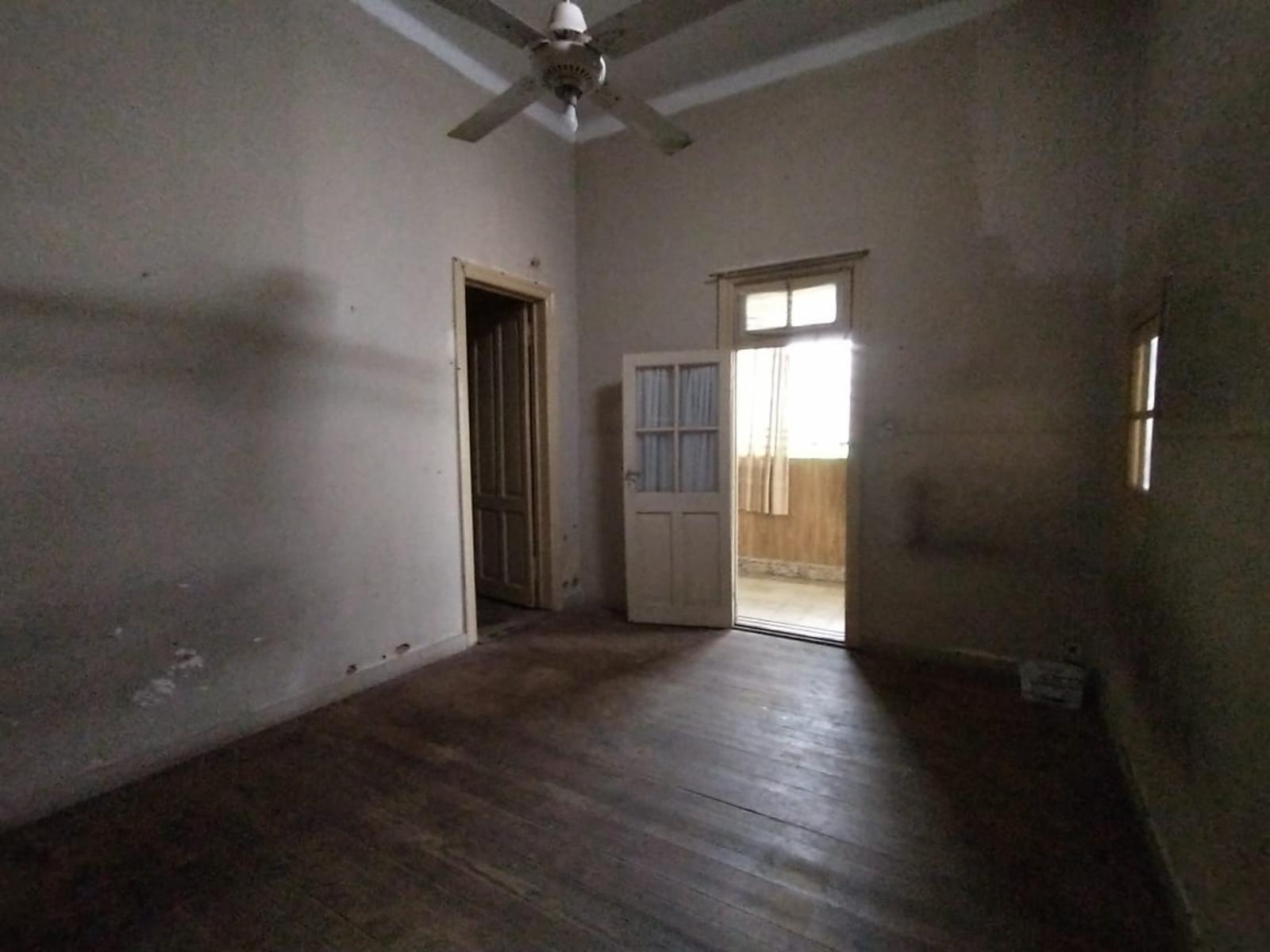 CASA EN LOTE PROPIO DE 3 AMBIENTES CON JARDÍN AL FRENTE, ENTRADA PARA AUTO Y PATIO CON PARRILLA. - 13