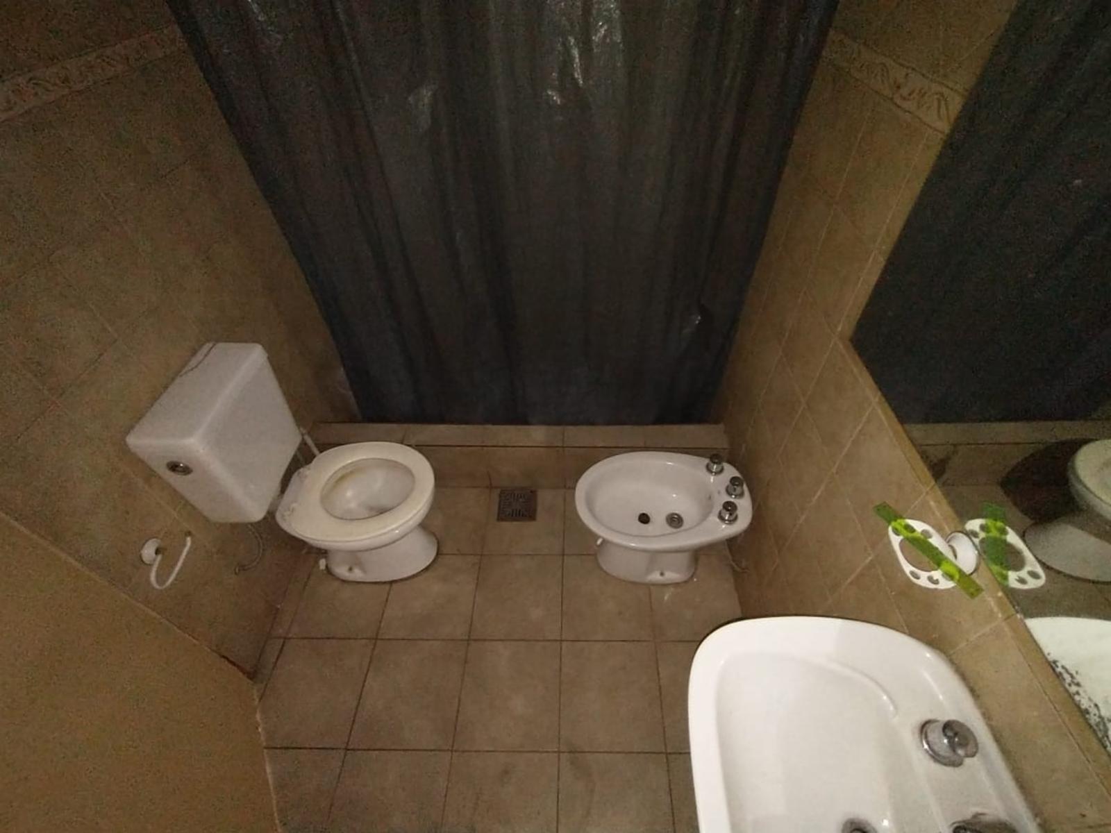 CASA EN LOTE PROPIO DE 3 AMBIENTES CON JARDÍN AL FRENTE, ENTRADA PARA AUTO Y PATIO CON PARRILLA. - 20